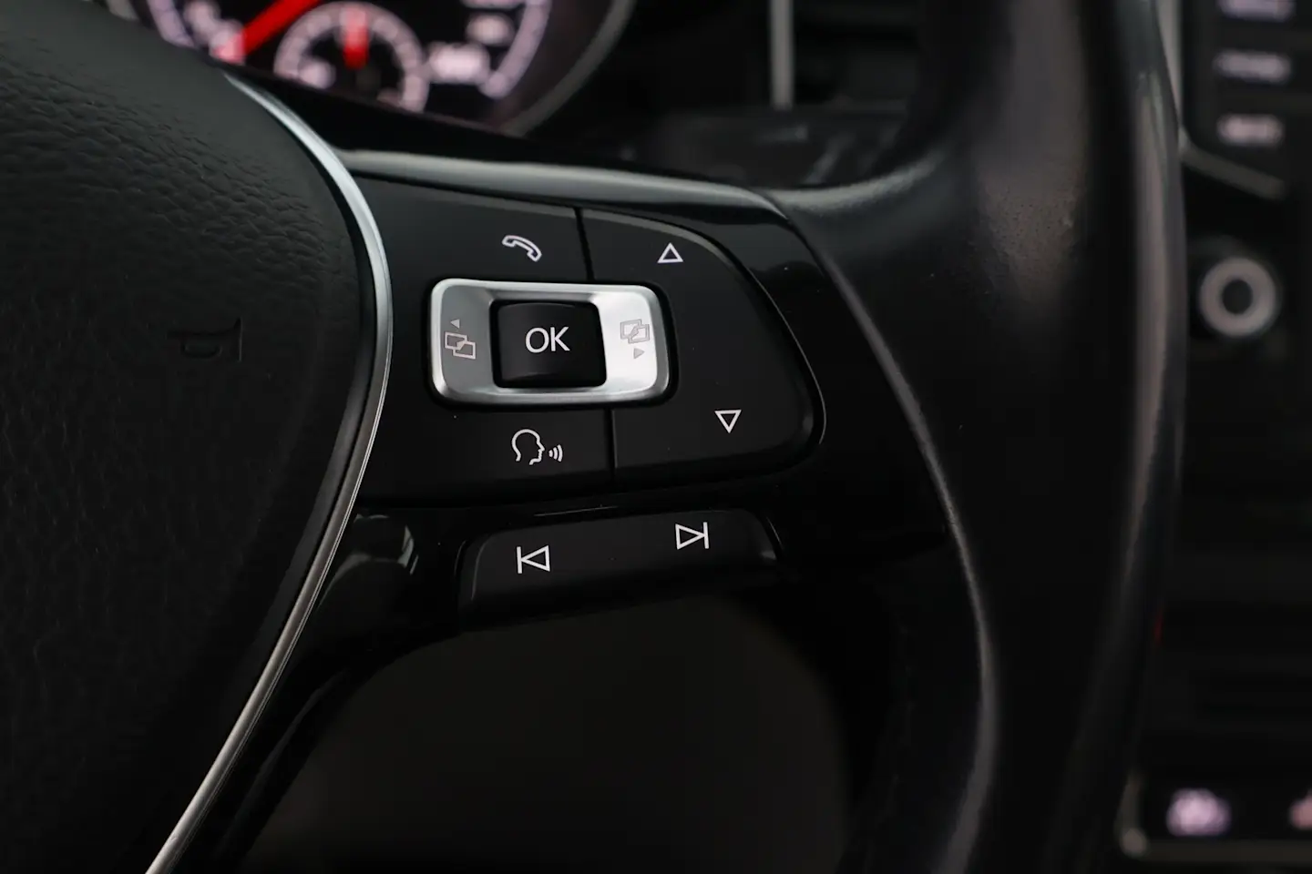 Car Image - 3pollbI9ZF05BTrbwKdpaO