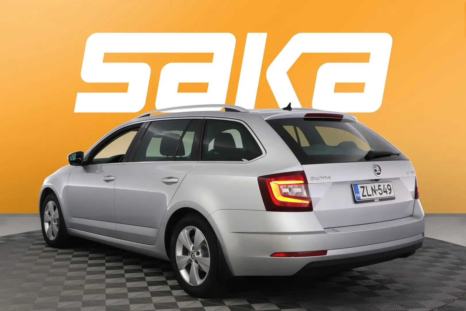 Car Image - 2SaPg6IZUVKnWmLFuAOvNn
