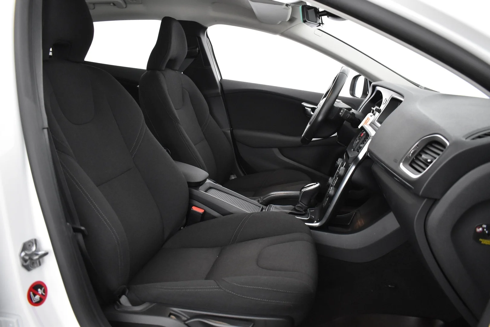 Car Image - WW41sonK7AyPEOYvI2Roj