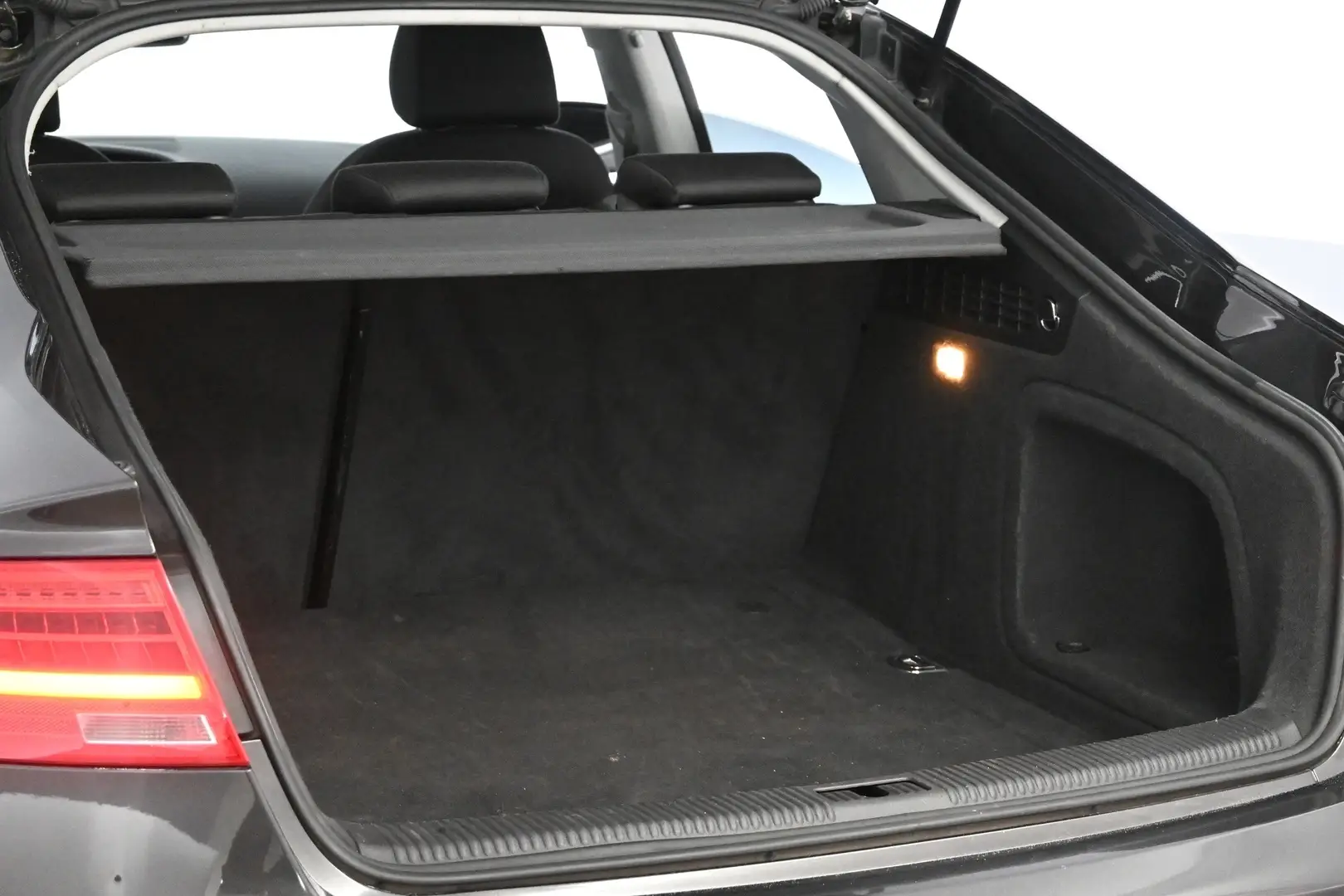 Car Image - 1hXA4cNAOvPBxFGbUrypgL