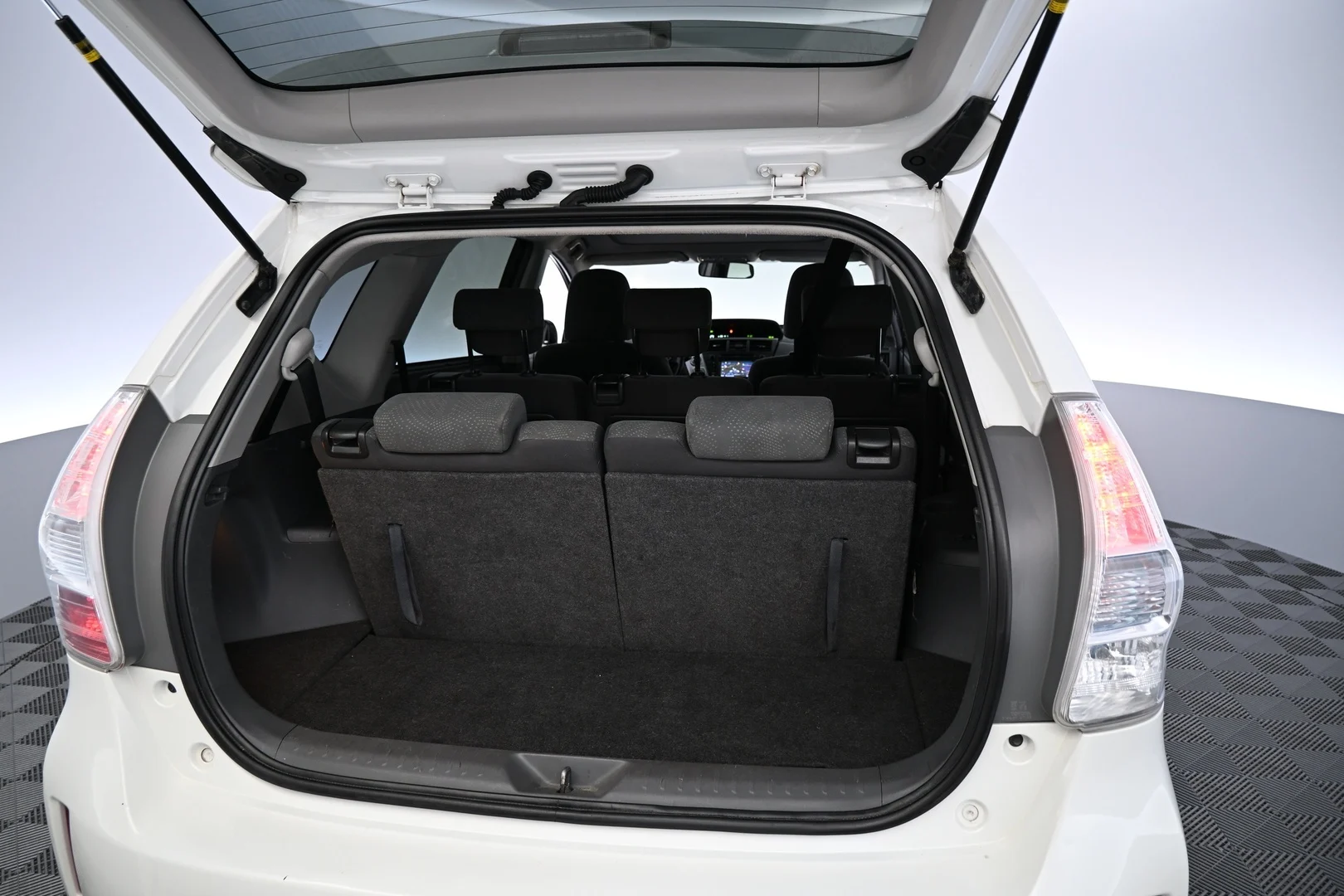 Car Image - 6laHVd773yGhhqTLHjg3PH