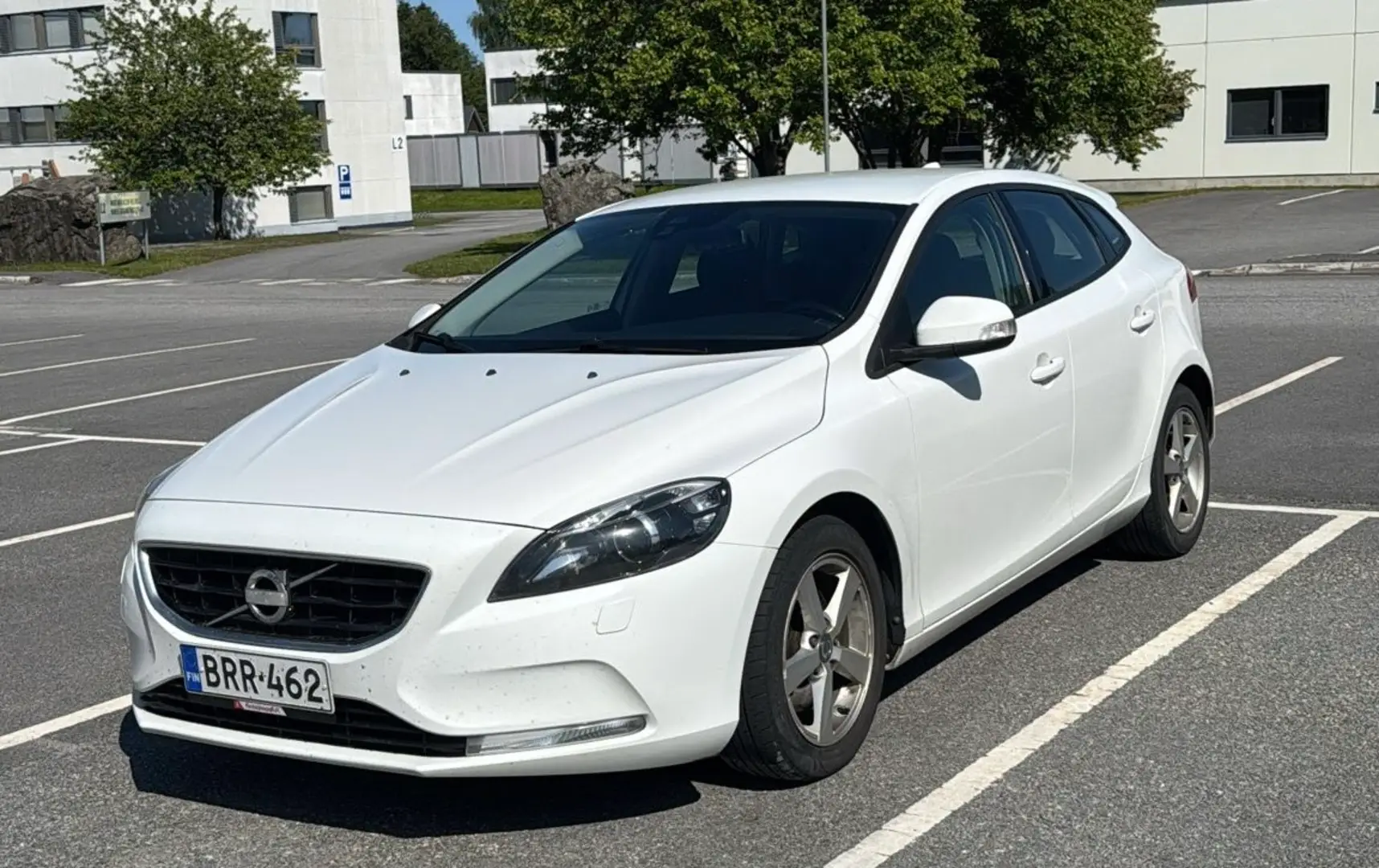 Car Image - al0lbAPHp4pKqLP6kXmsB