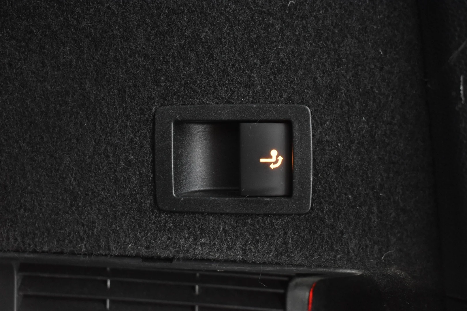 Car Image - 5vdDNiD7lCAwju2EPsXHeB