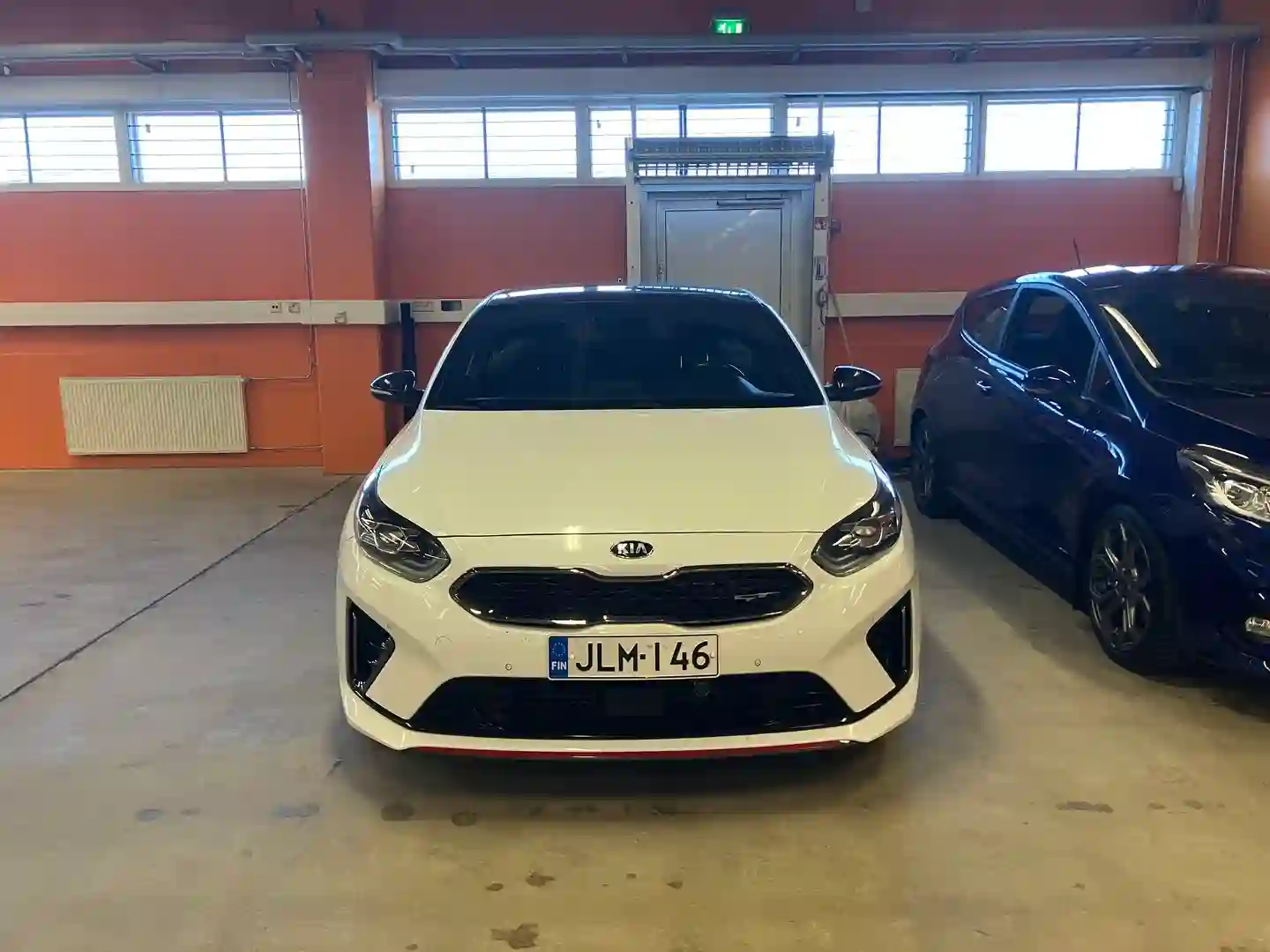 Car Image - 1YqB6uH9qAJ56YzhHiCL5l