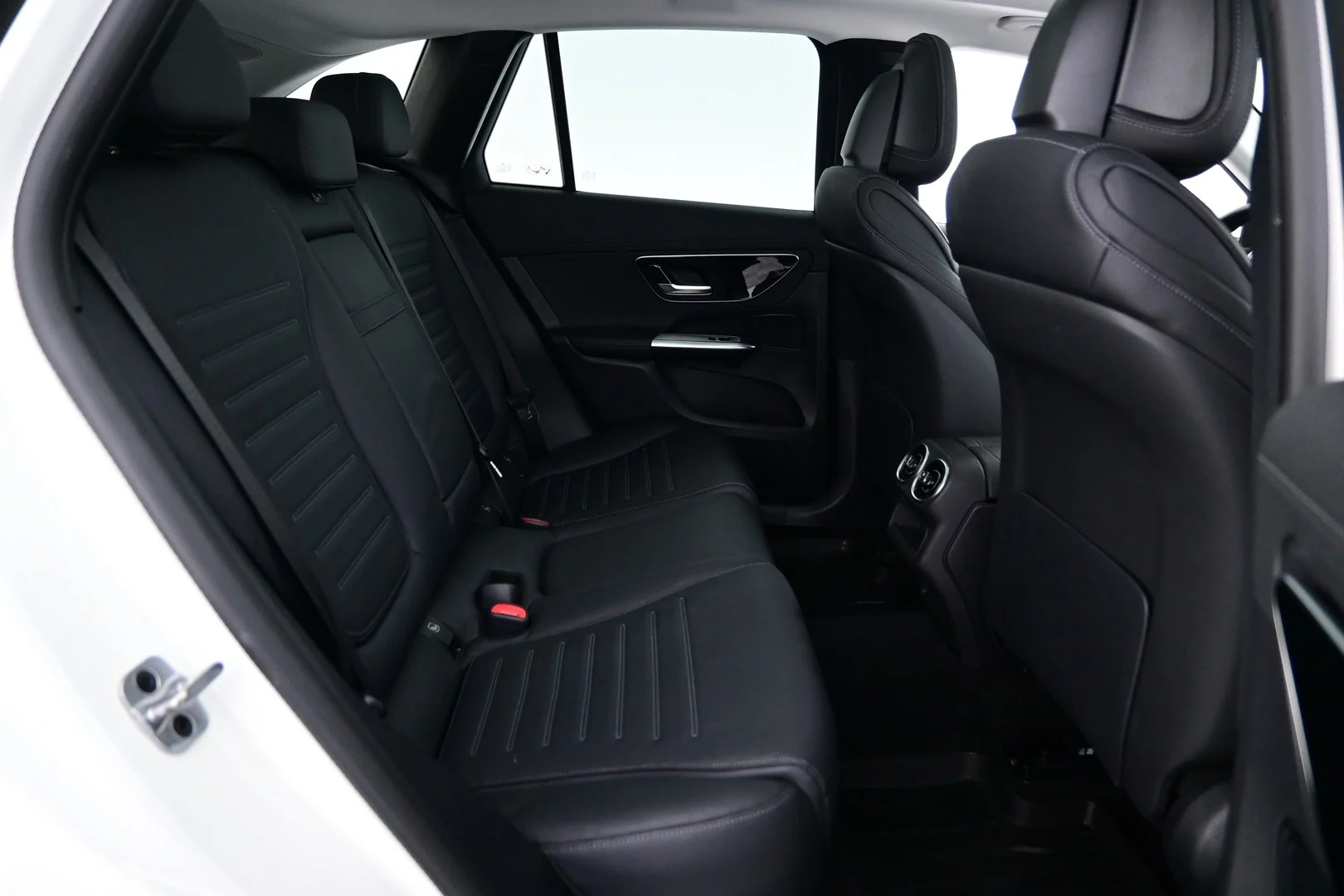 Car Image - 01qeGiCDmomiMKQoxQmAk1