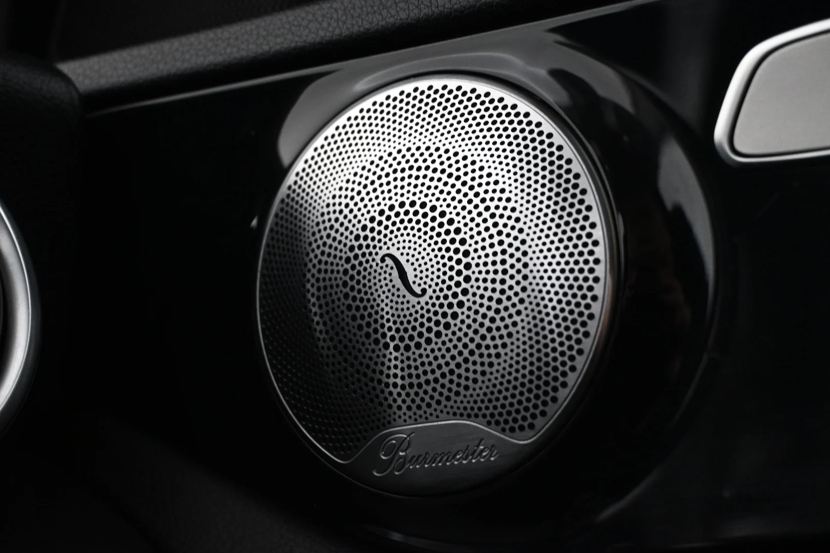 Car Image - 7sje9OzvH9Kq31zo4pU3Nt