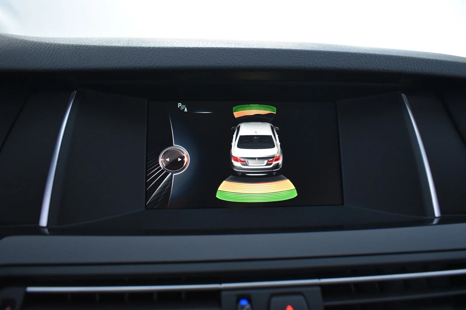 Car Image - 6ue8et1eVlXBI350VMGM07
