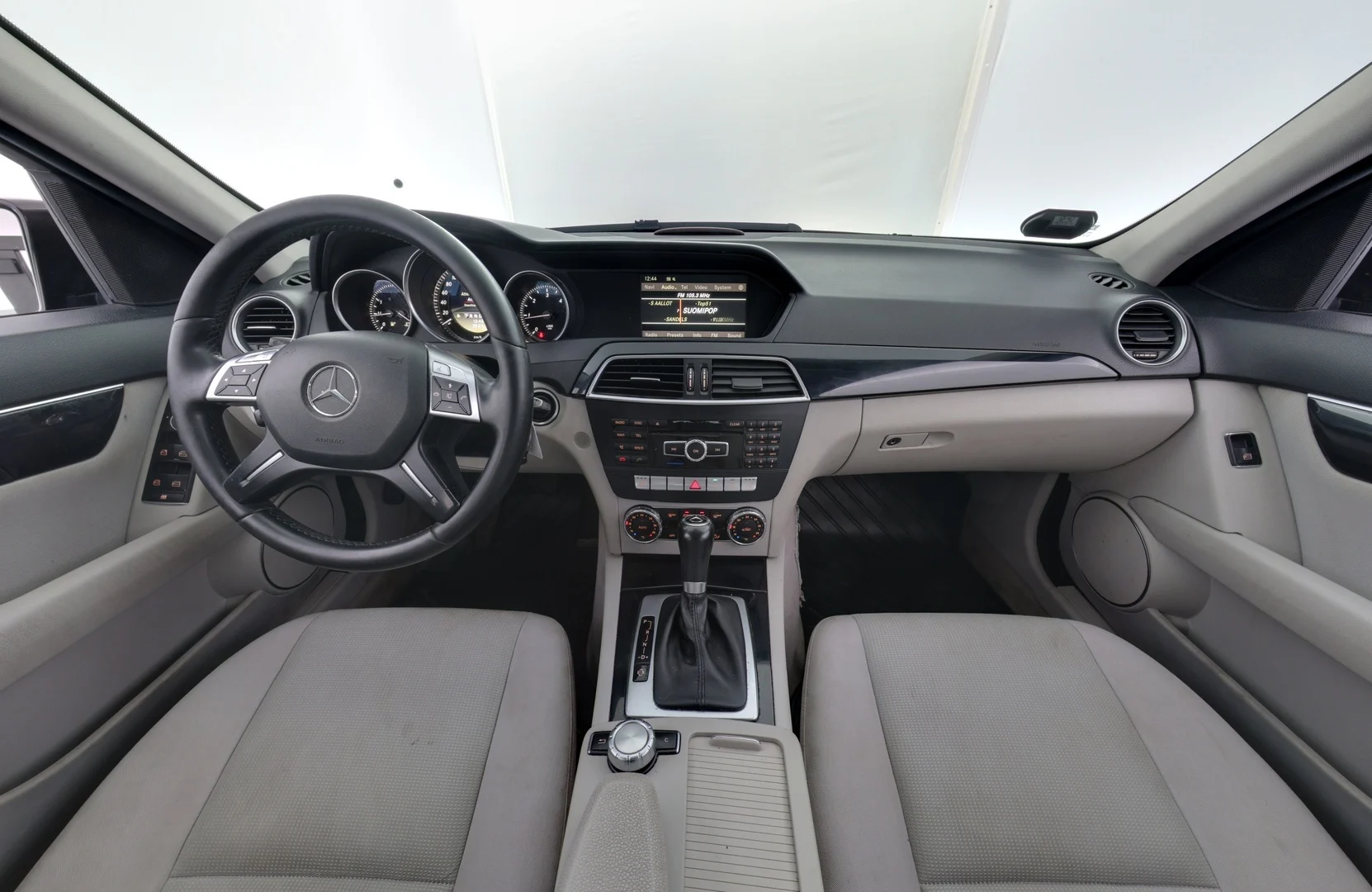 Car Image - 1QNdaYU7elKGLg3L3Yfakx