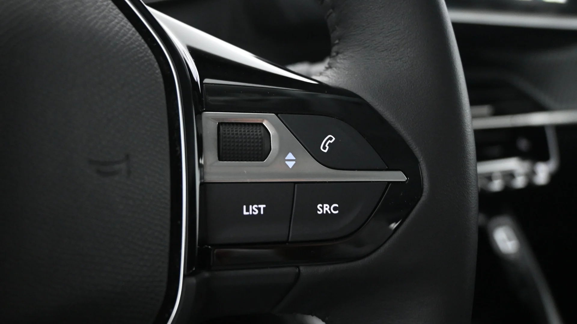 Car Image - 54IOylU8BRAnxJlBva0a55