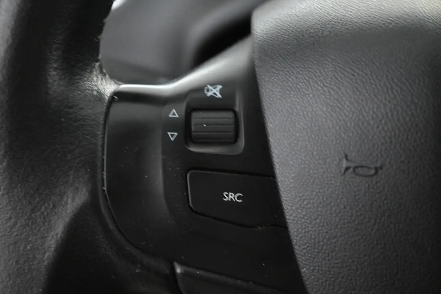 Car Image - 17a8QTGEnIUkFN3OHgB3Xd
