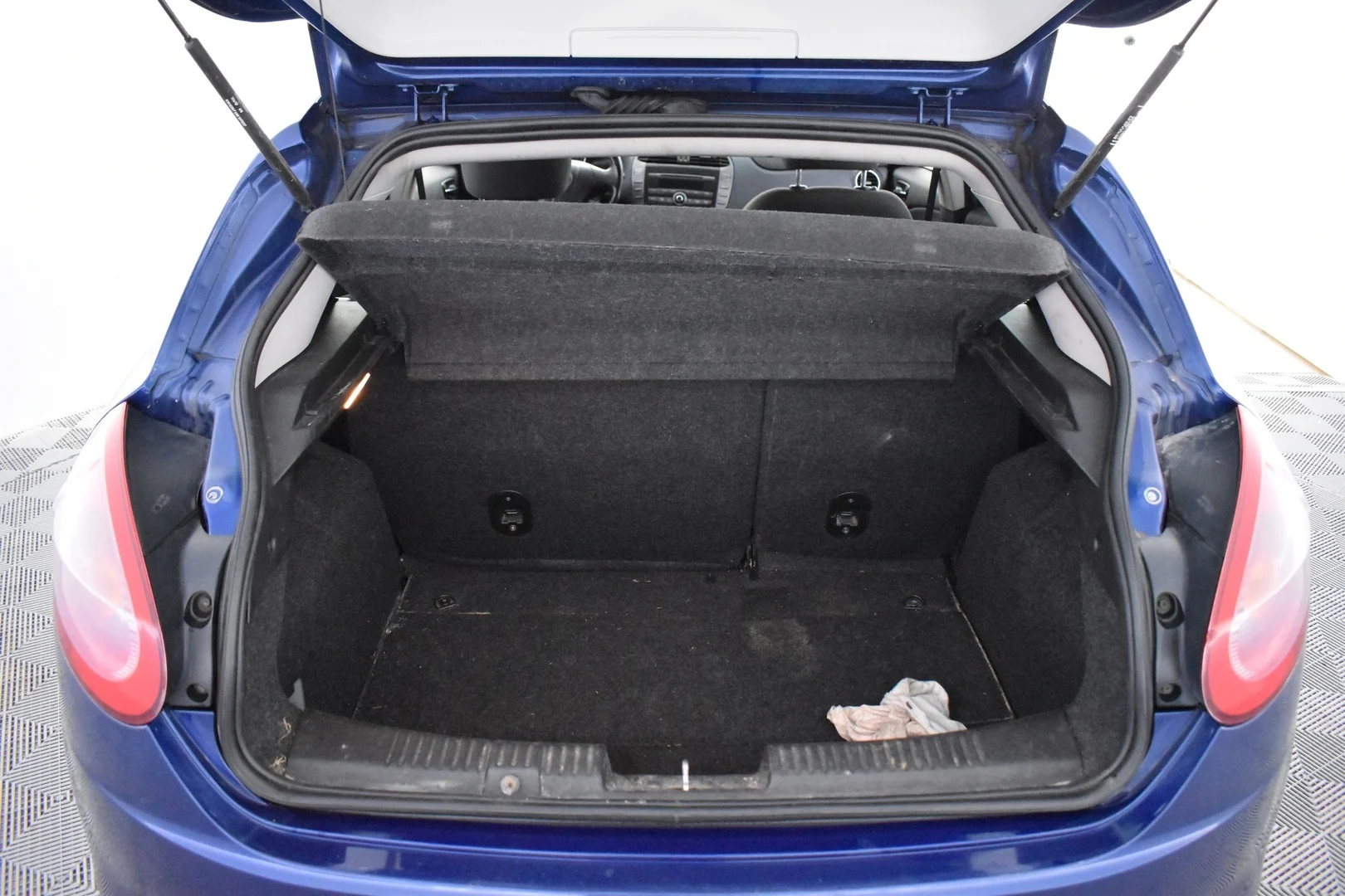 Car Image - 1YTaTLD1x5vybCvpCjoISk