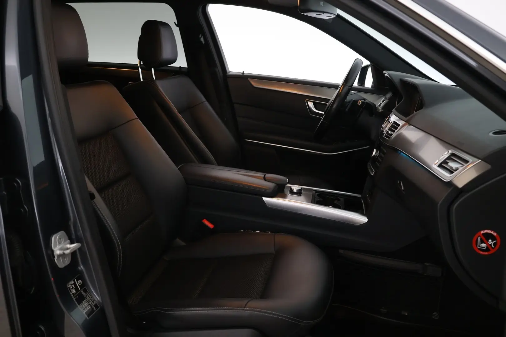 Car Image - 3b4tIwlkBwQRDHNE2WWawf