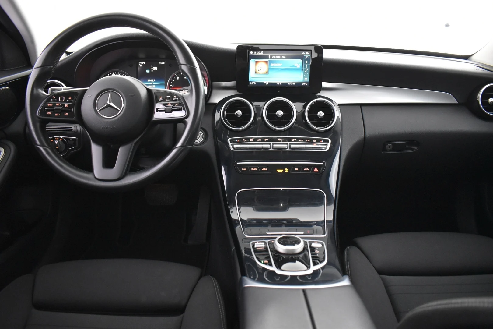 Car Image - 2KJ5qd9QV6kZuOjBtFvuU3