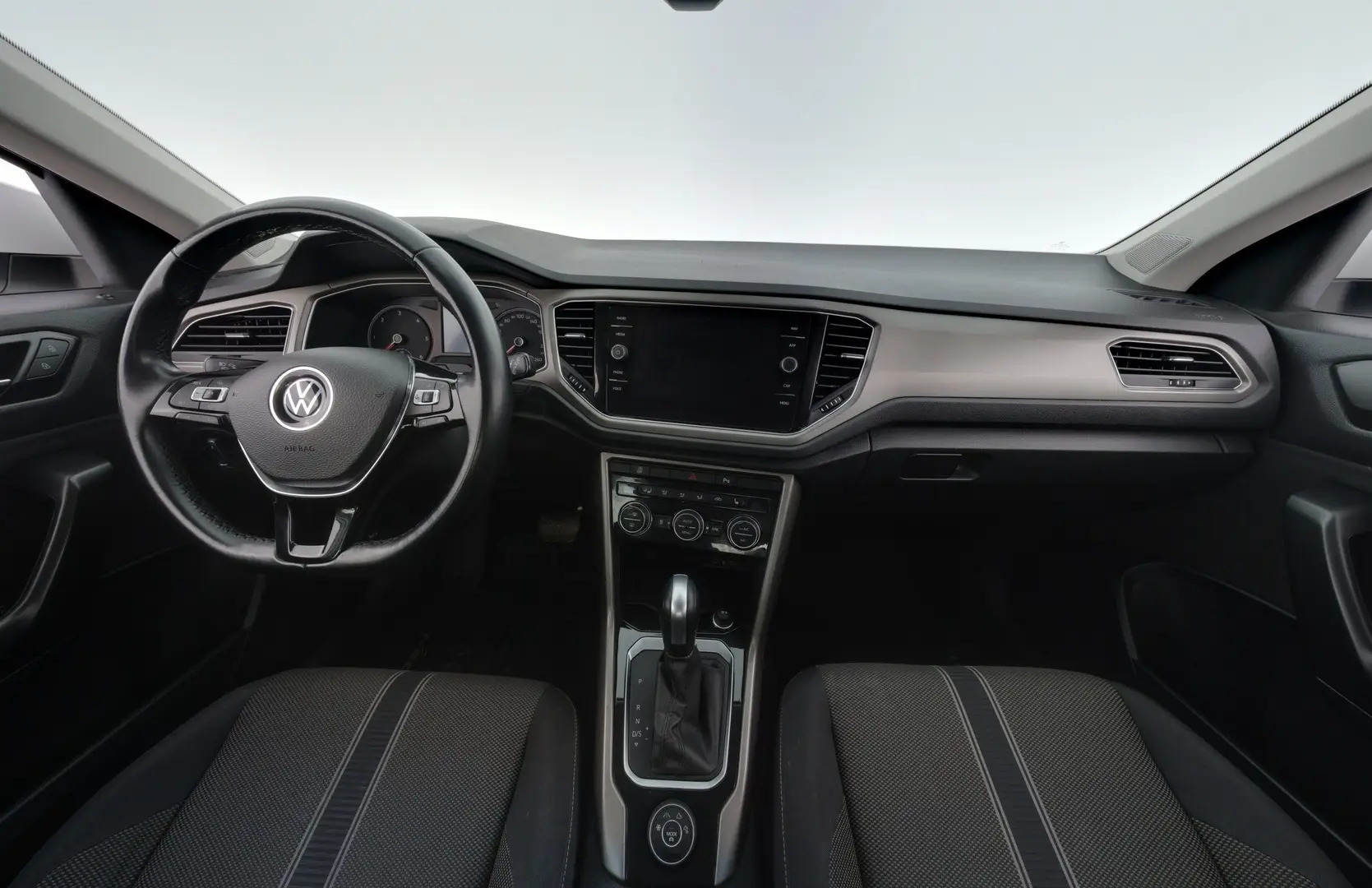 Car Image - pt1HDO1JH8iSDLHhVaG5n