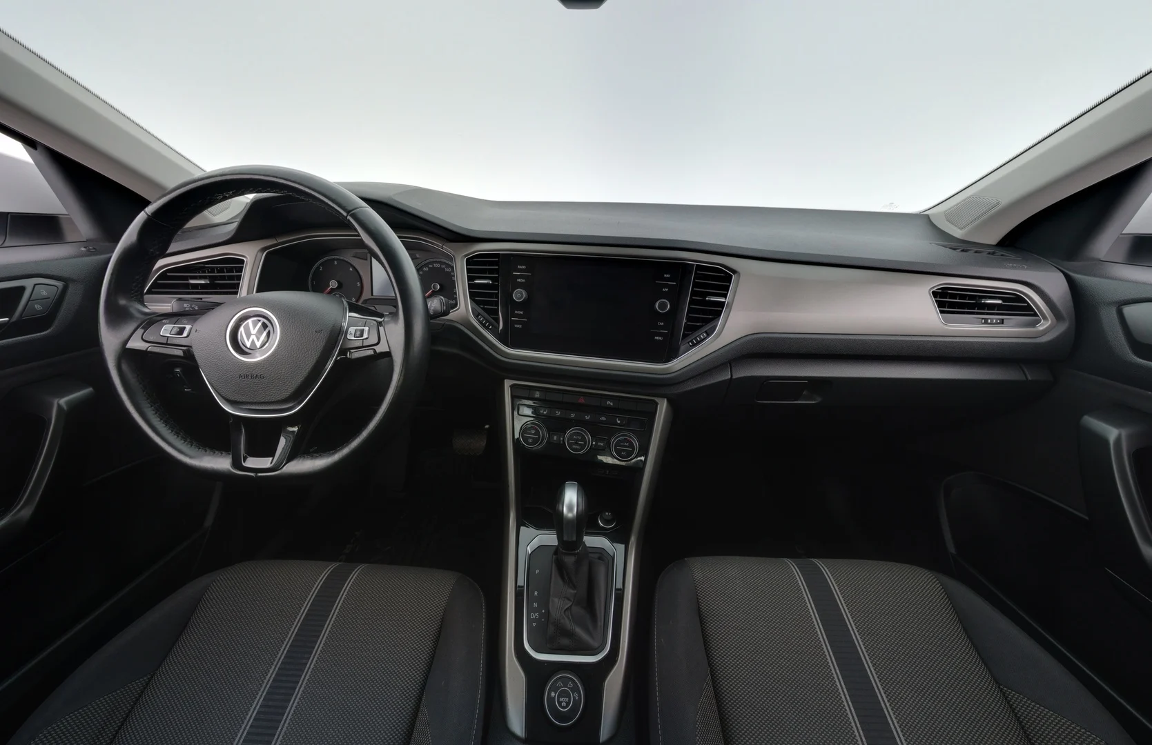 Car Image - pt1HDO1JH8iSDLHhVaG5n