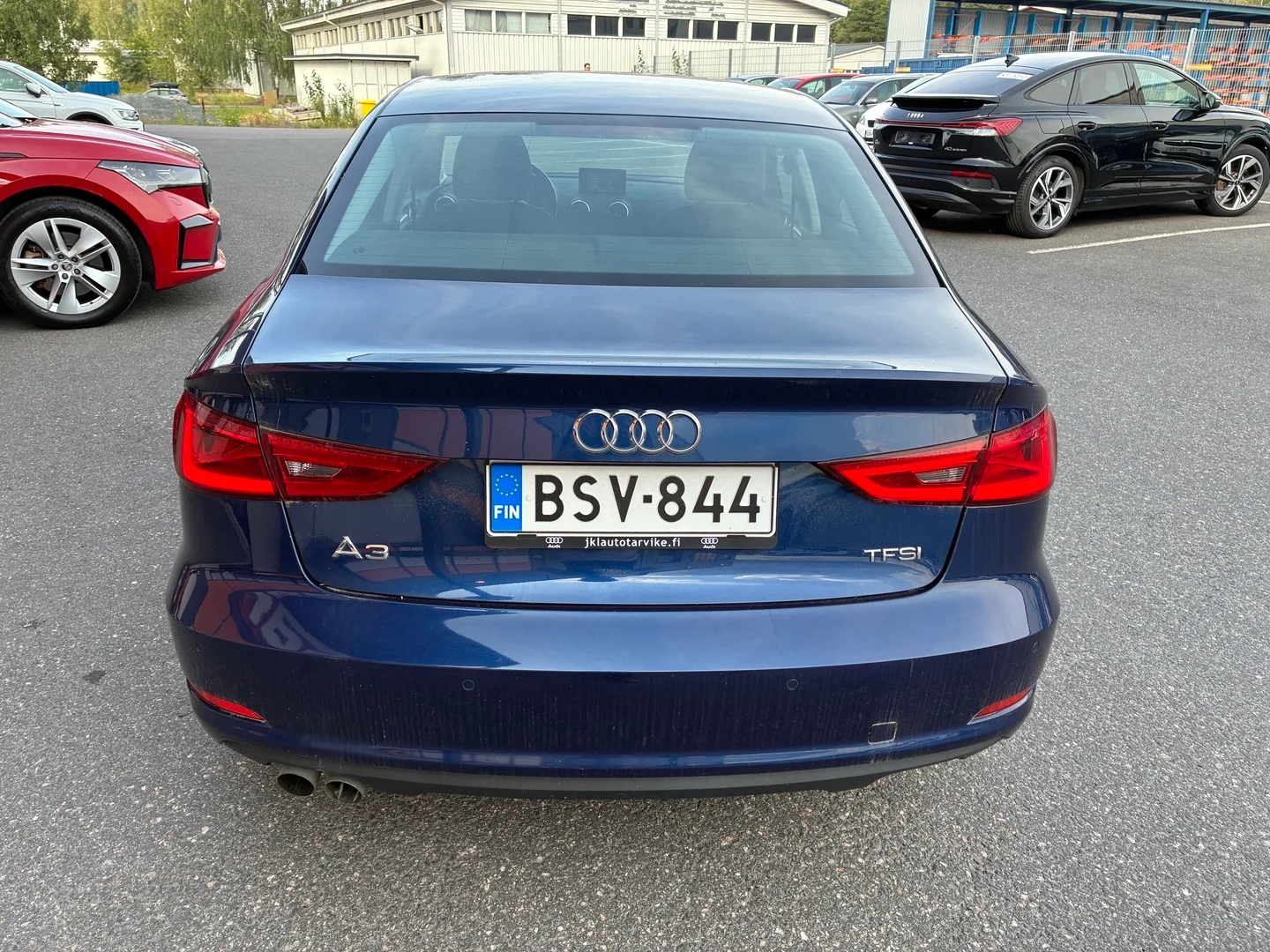 Car Image - Xy9sHnHE8HKHkBIMVVsjt