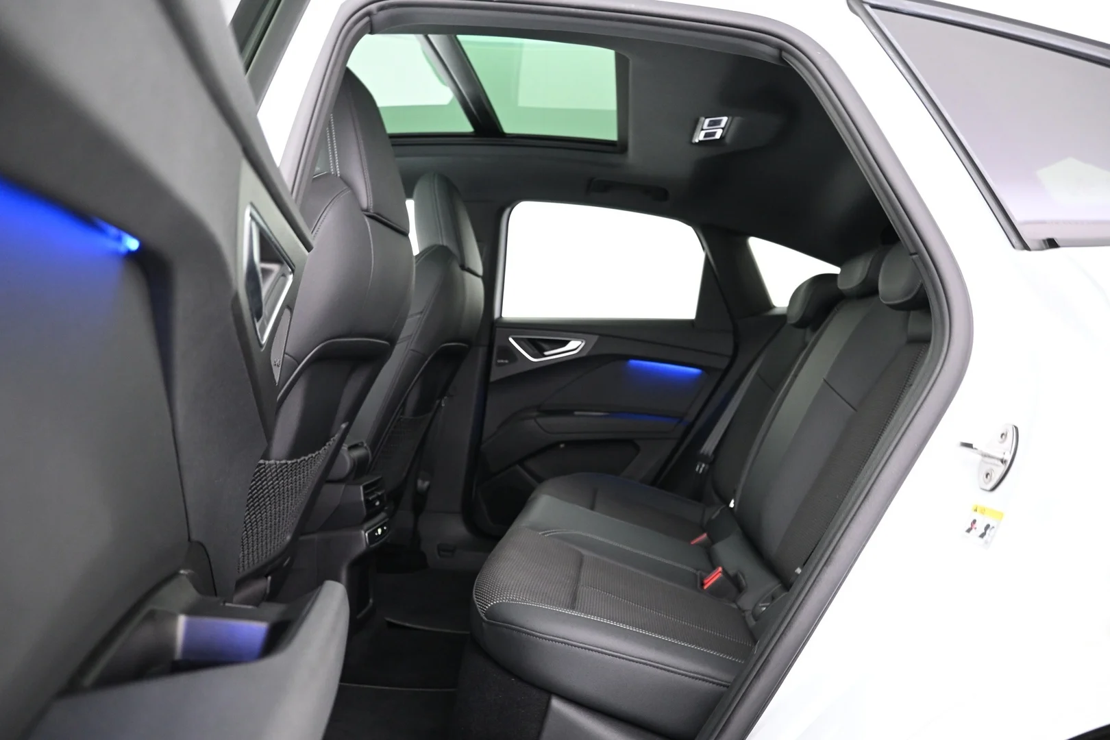 Car Image - 2clWinhh1TZYs1GJFjF7i0