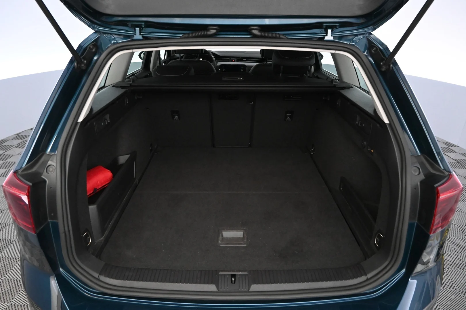 Car Image - 5hIPiGTa5y6SKn3fONbRGH