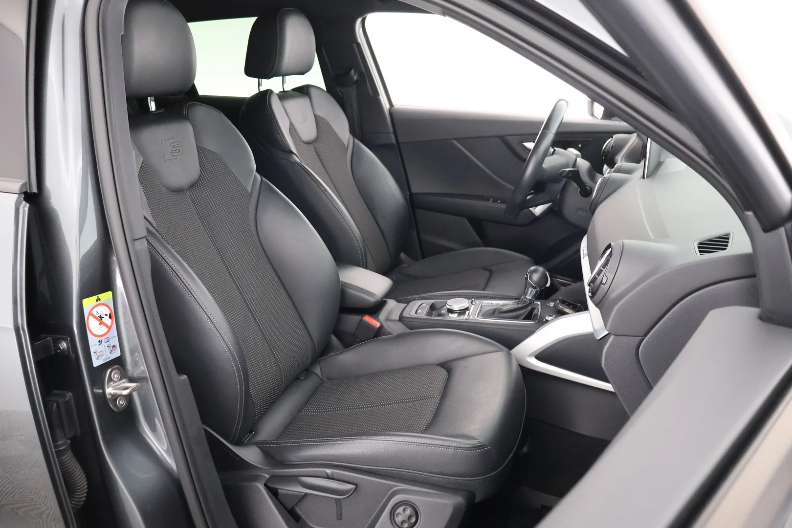 Car Image - 62SfnMIfCj7ZRq1pYeAjZO