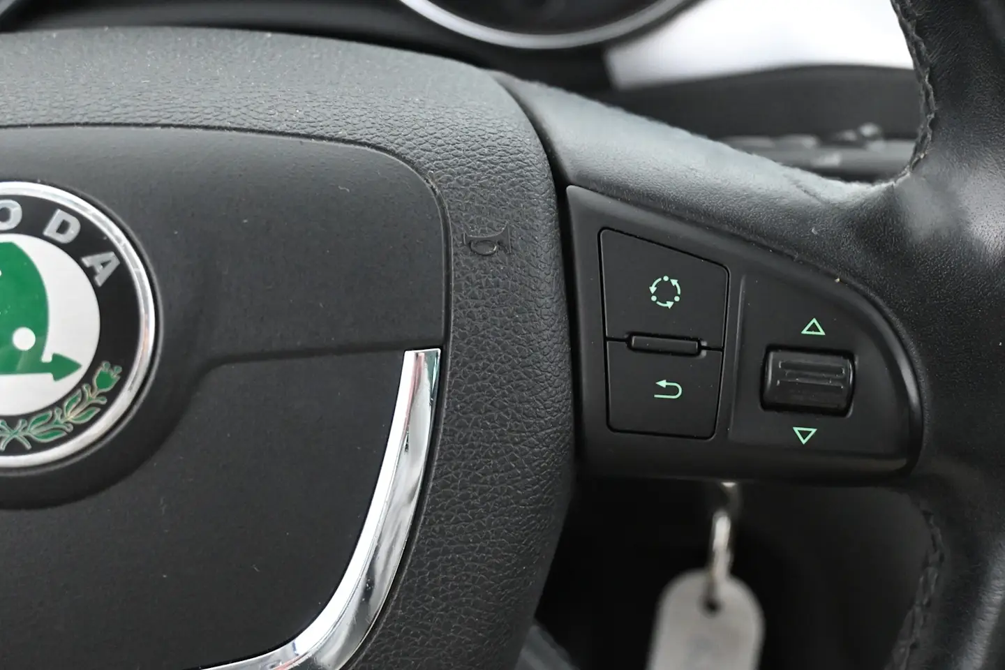 Car Image - 2UIM9TJ80thScPVWVtNHqn