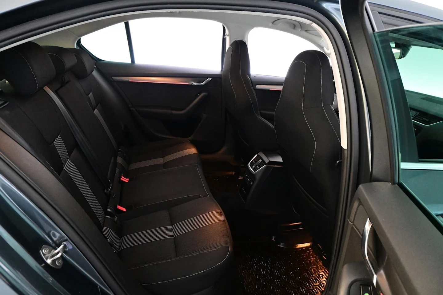 Car Image - 1FLePRkbpOOW2Lhz4dZvne