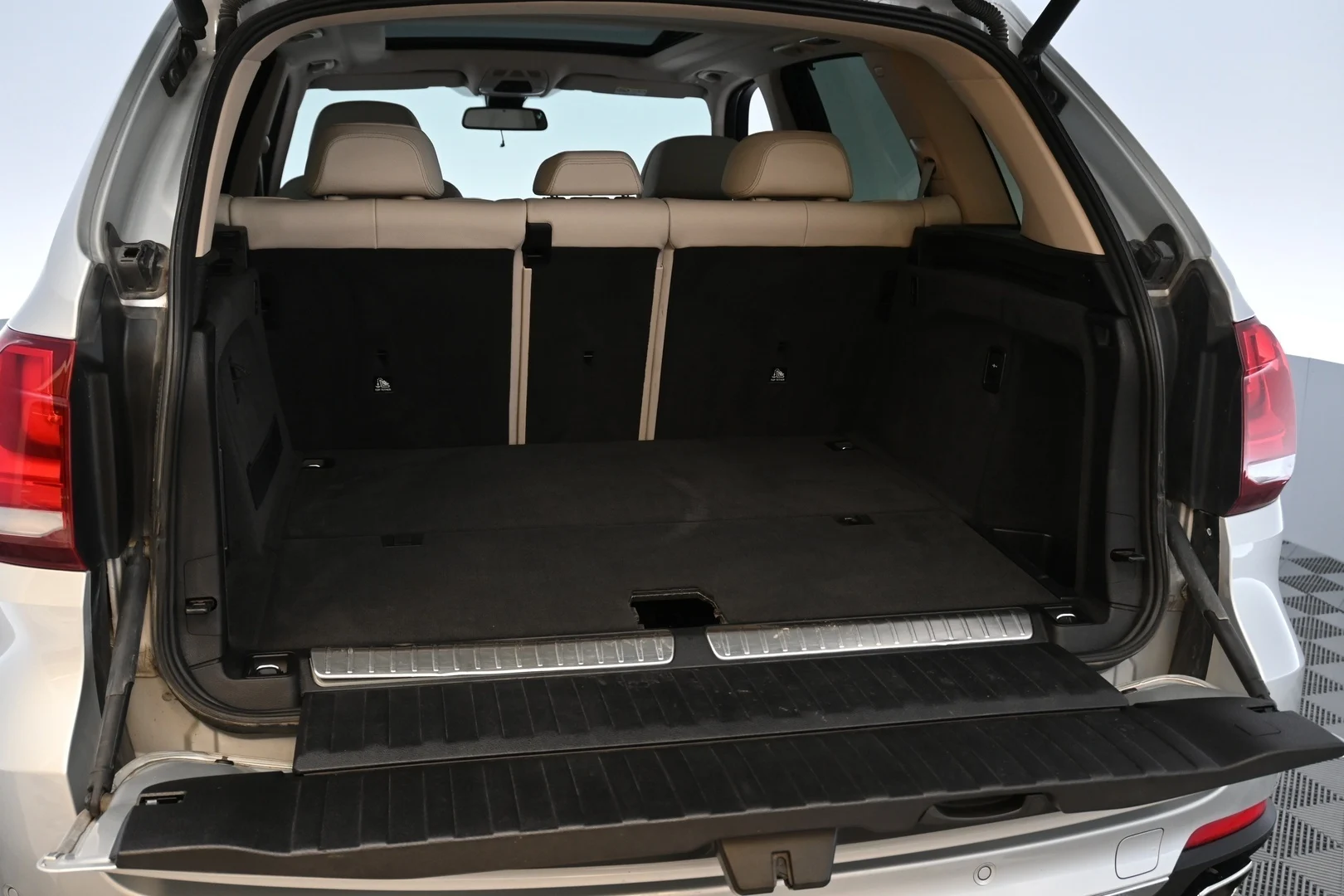 Car Image - 5W4ZEfJJeYw6fC7SHNVzxm