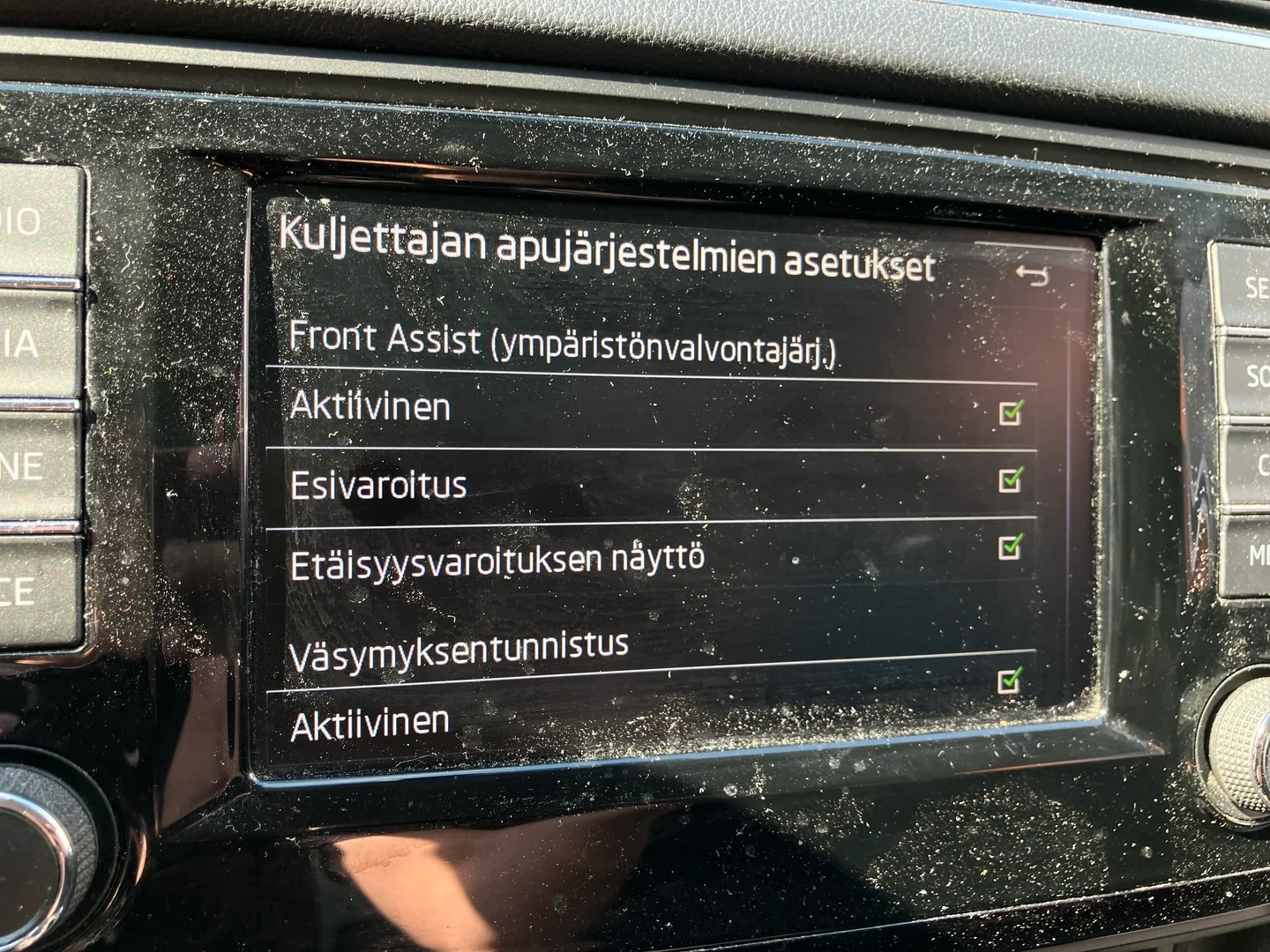 Car Image - 72SFiUHqw3k0LLy9IqUhzn