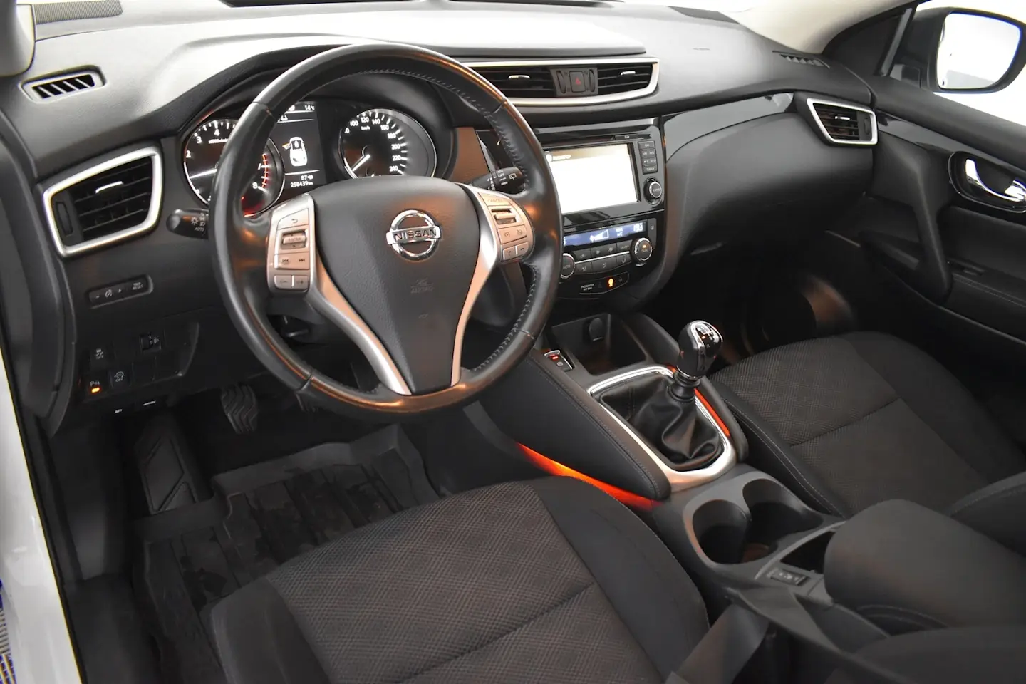 Car Image - 1hKwCaj7XqobHRn7uPAZNI