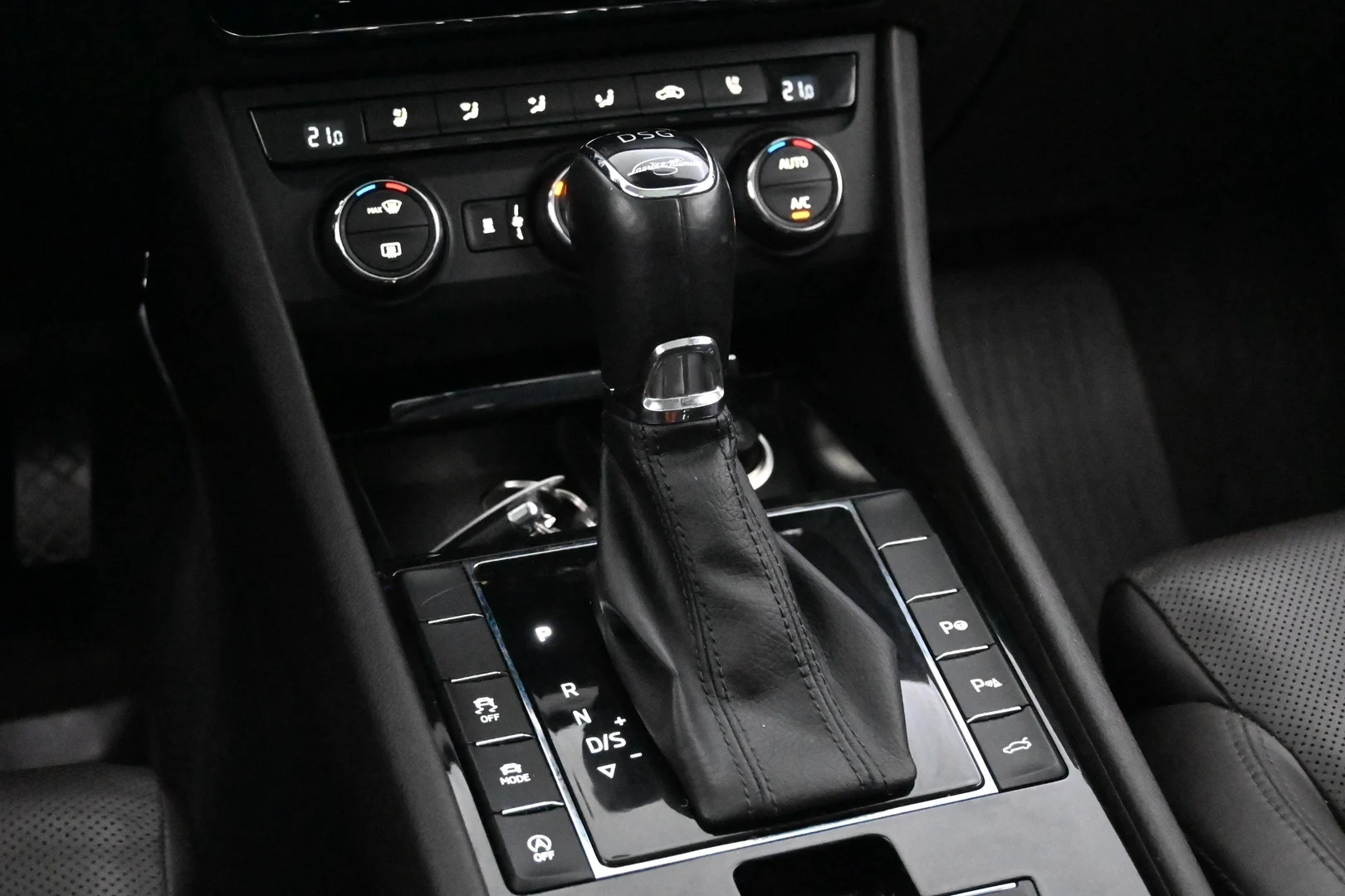 Car Image - 3cg8e9y12WzkCdigtxznQv