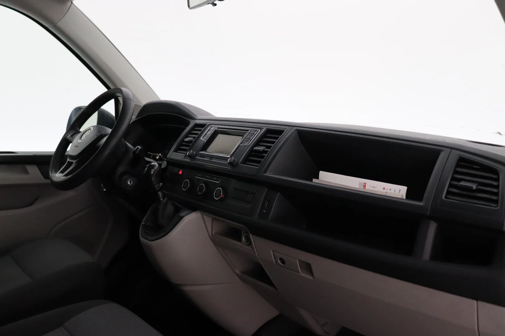 Car Image - 5YOZZQ4JNNlVicdN6fDKbD