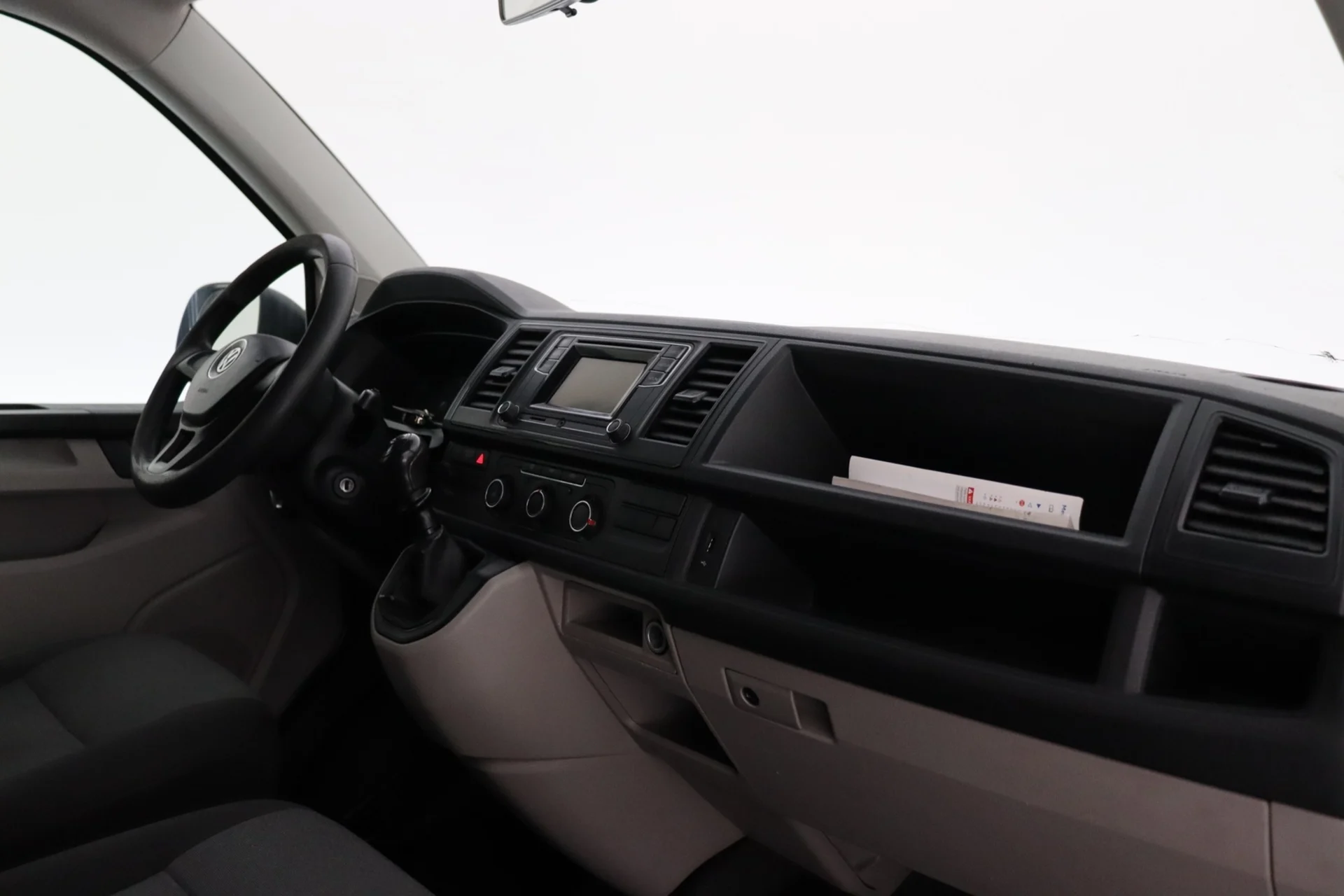 Car Image - 5YOZZQ4JNNlVicdN6fDKbD