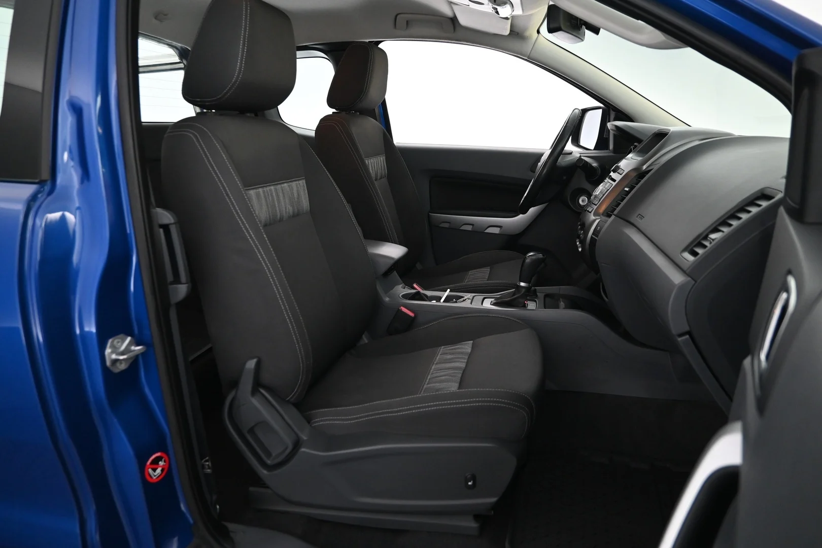 Car Image - 3r7knY7fdVWL7wi7OEY1dE
