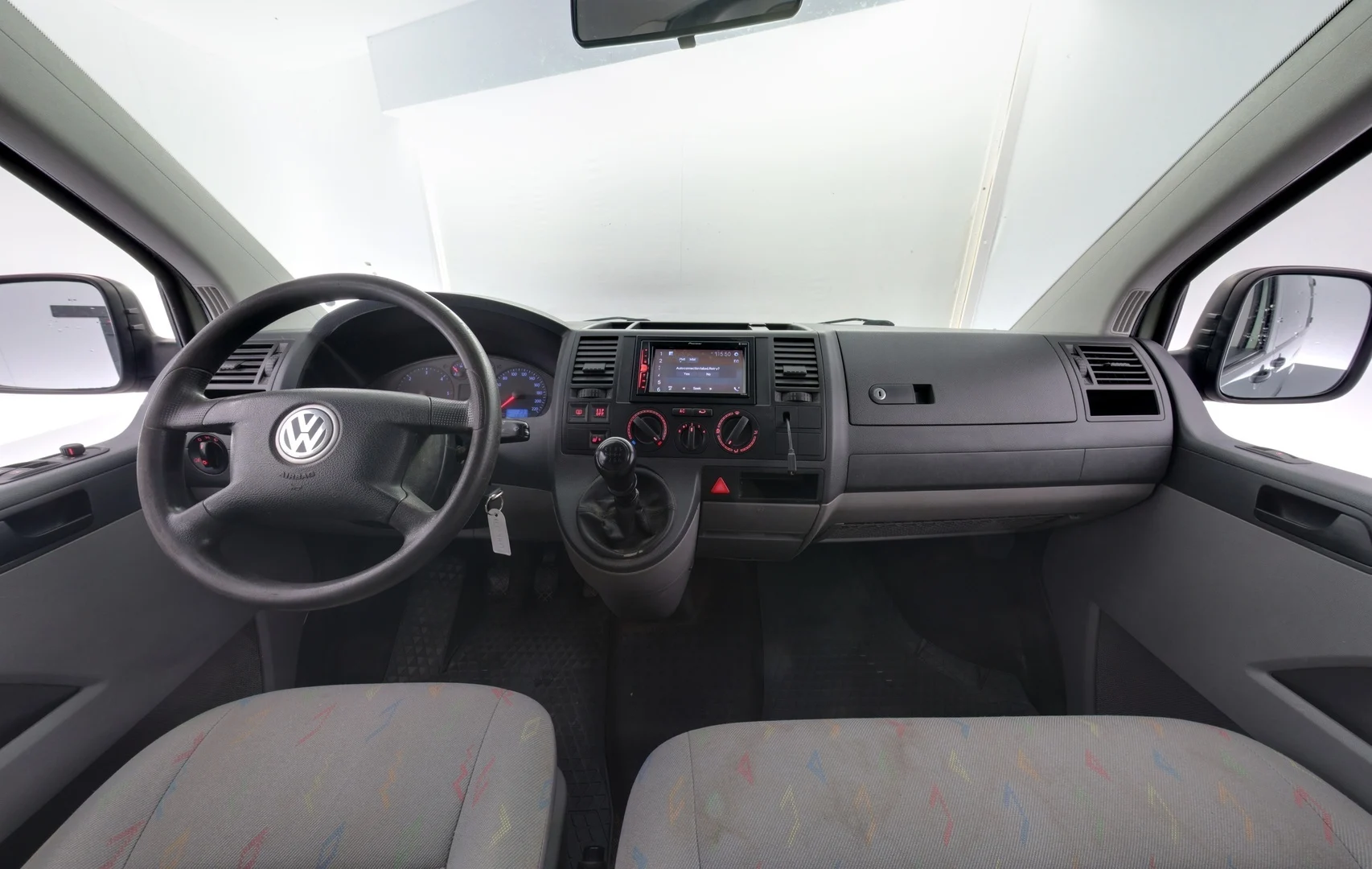 Car Image - SmgBvOg8oTCLvKbQxSGJE