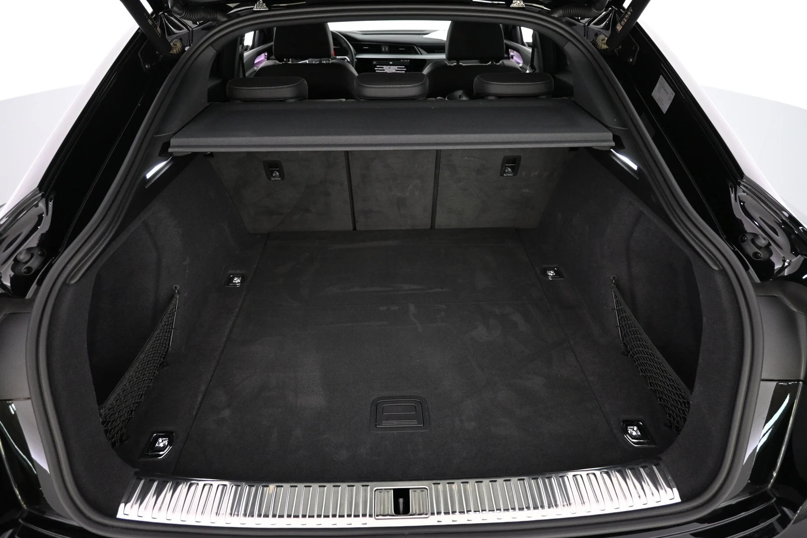 Car Image - 7zINlzaeR1cXWz9Np6ggat