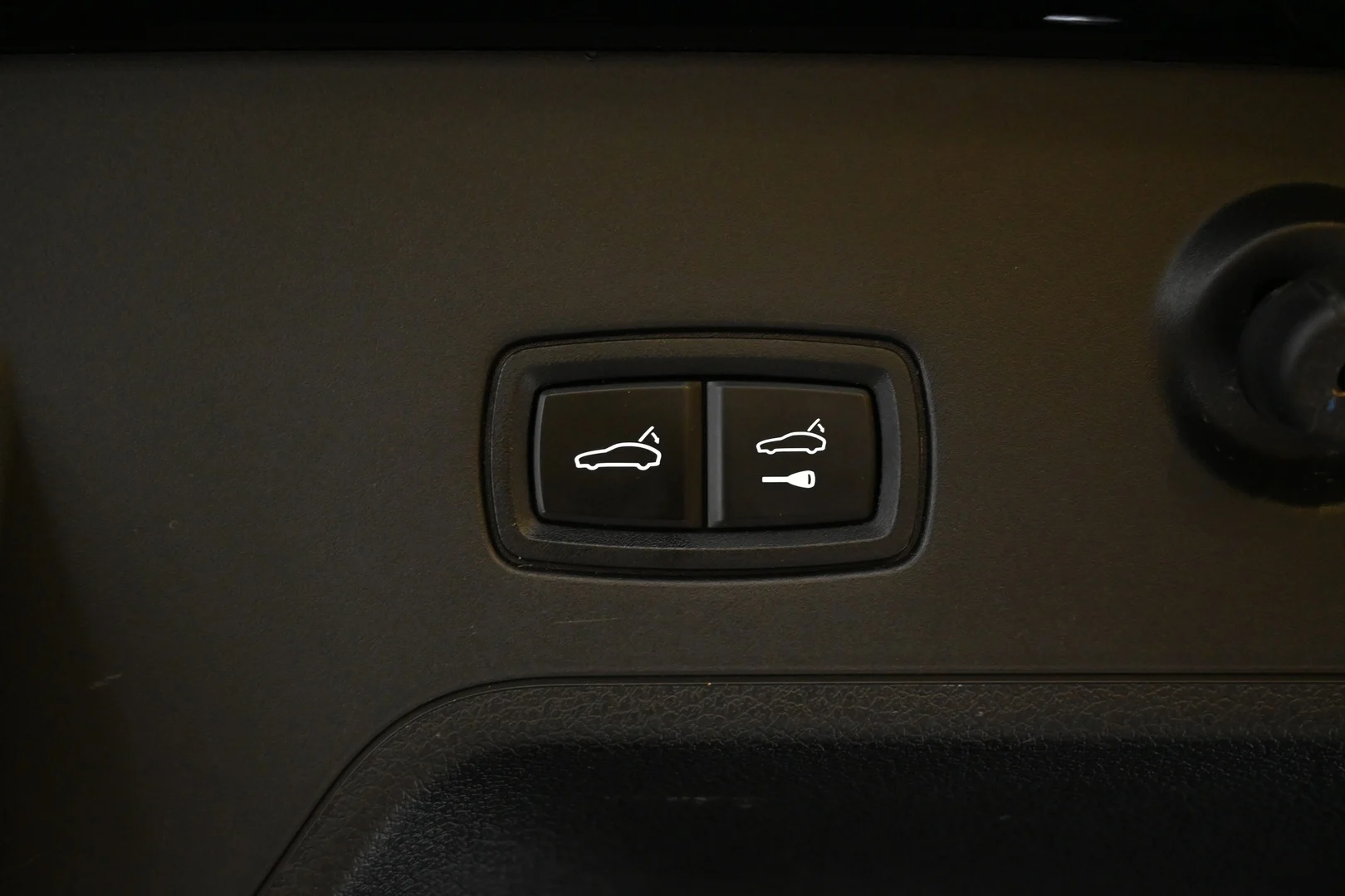 Car Image - 2QdnSHVkoVMx713pyMq5BB