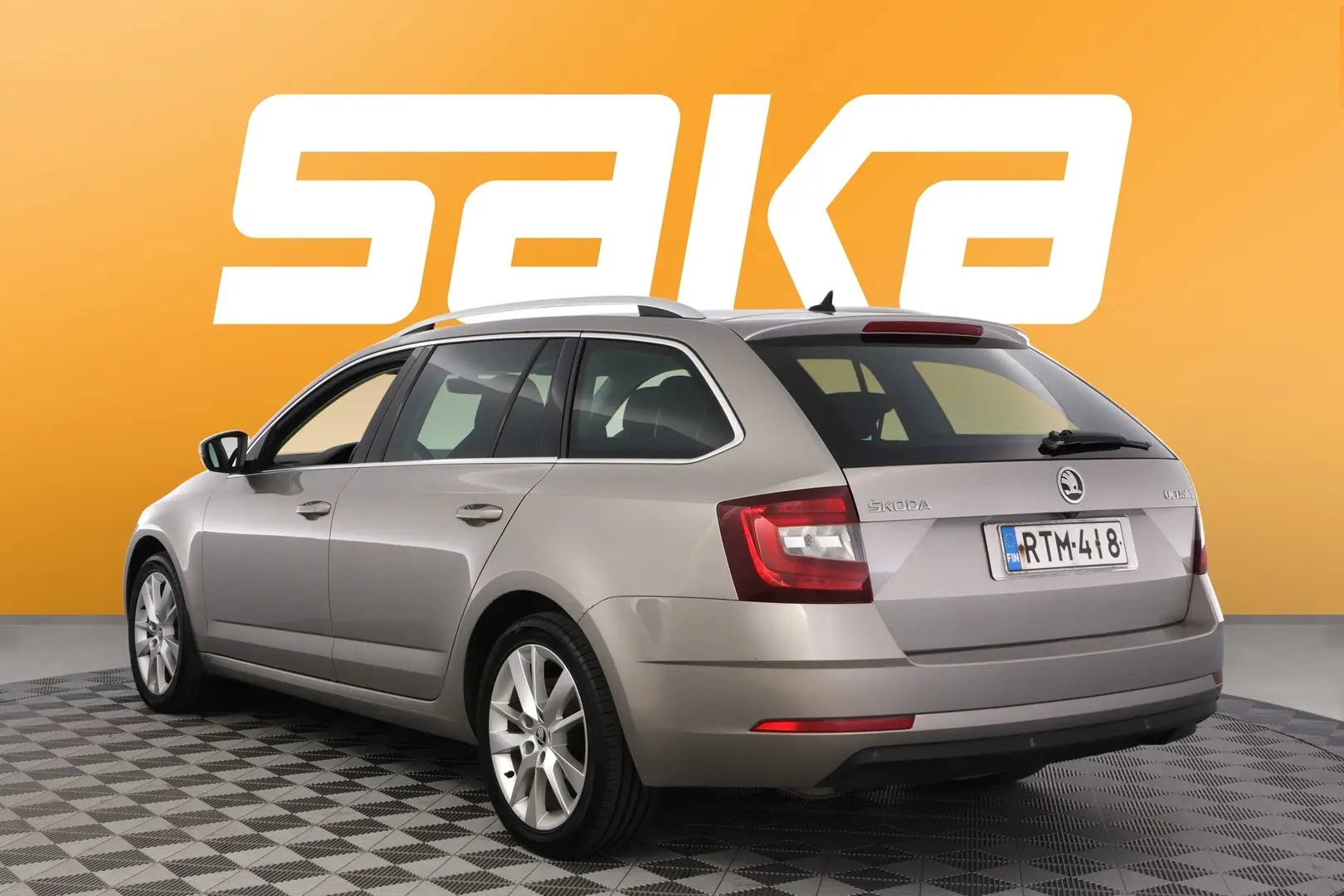 Car Image - 3ANJ5cLLxBcb9rQ5gM4xqF