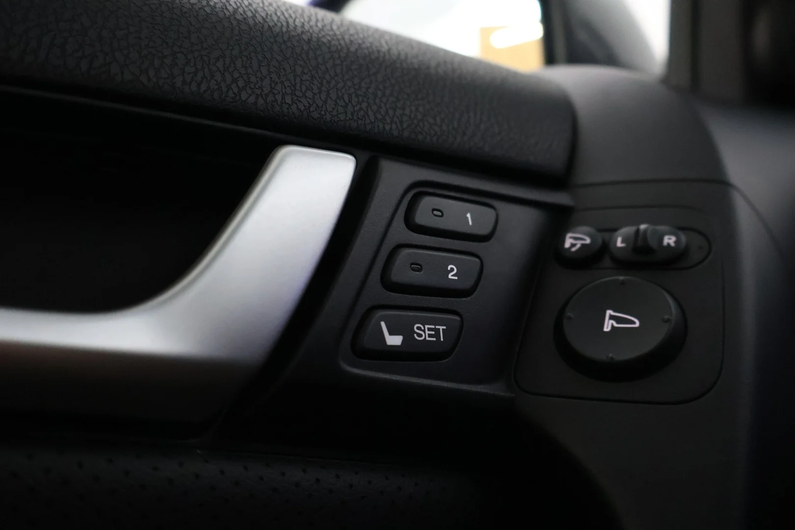 Car Image - 7m8C27Z6jibhzcOpkvnad9