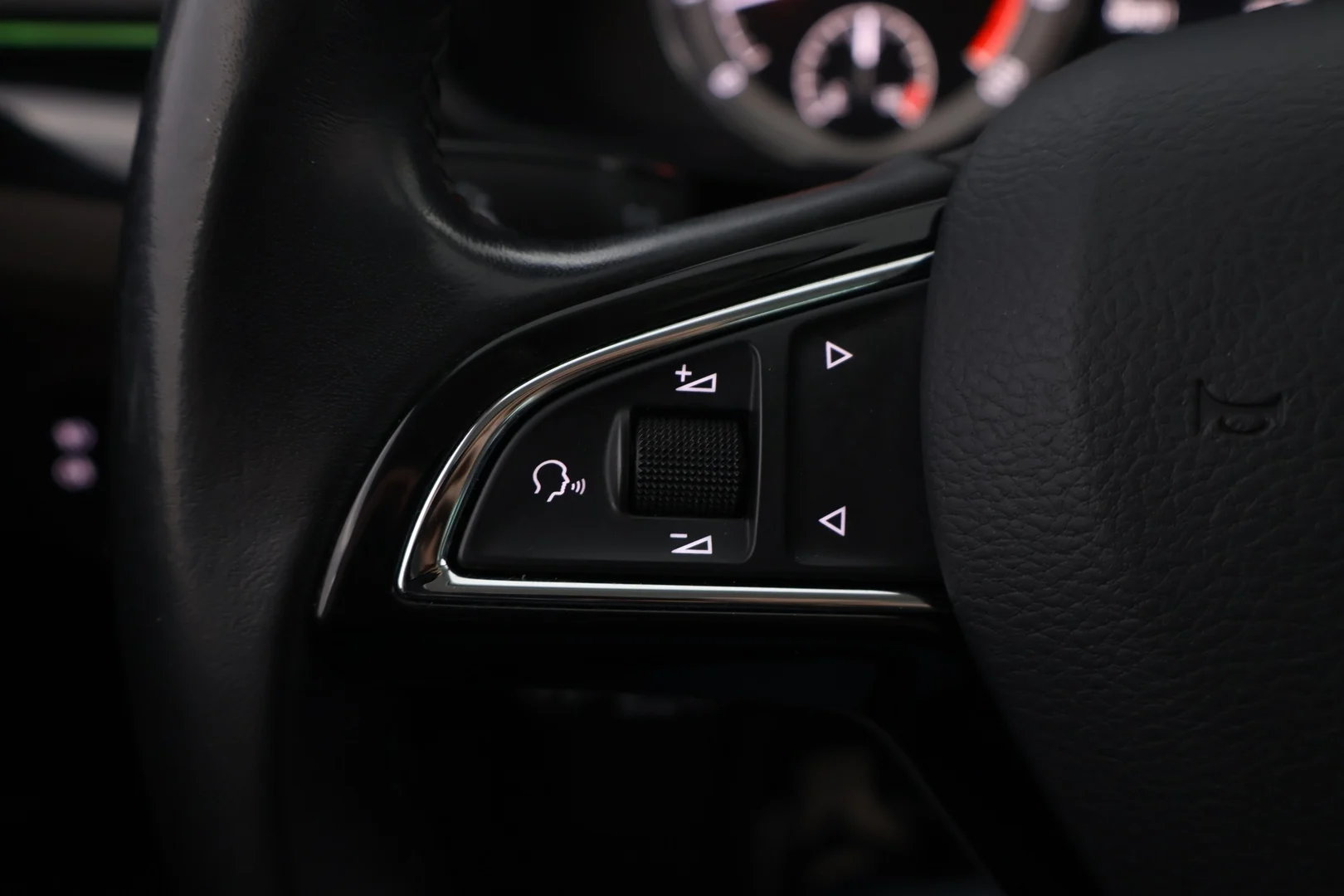 Car Image - 7i1J7vyGF02N9qBxZwgzNO