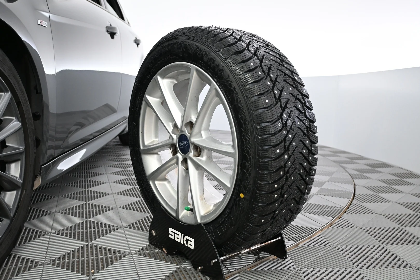 Car Image - 6spgWN9pNDlb2Dg2dOwRM7