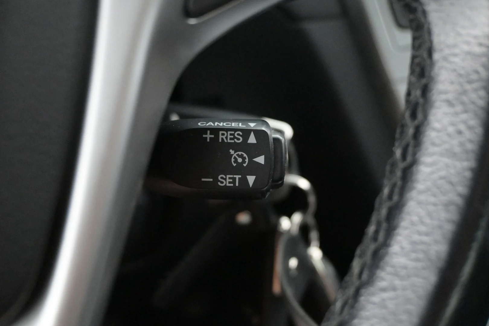Car Image - 18iNgRHIdgoJGnJLfeAuWn