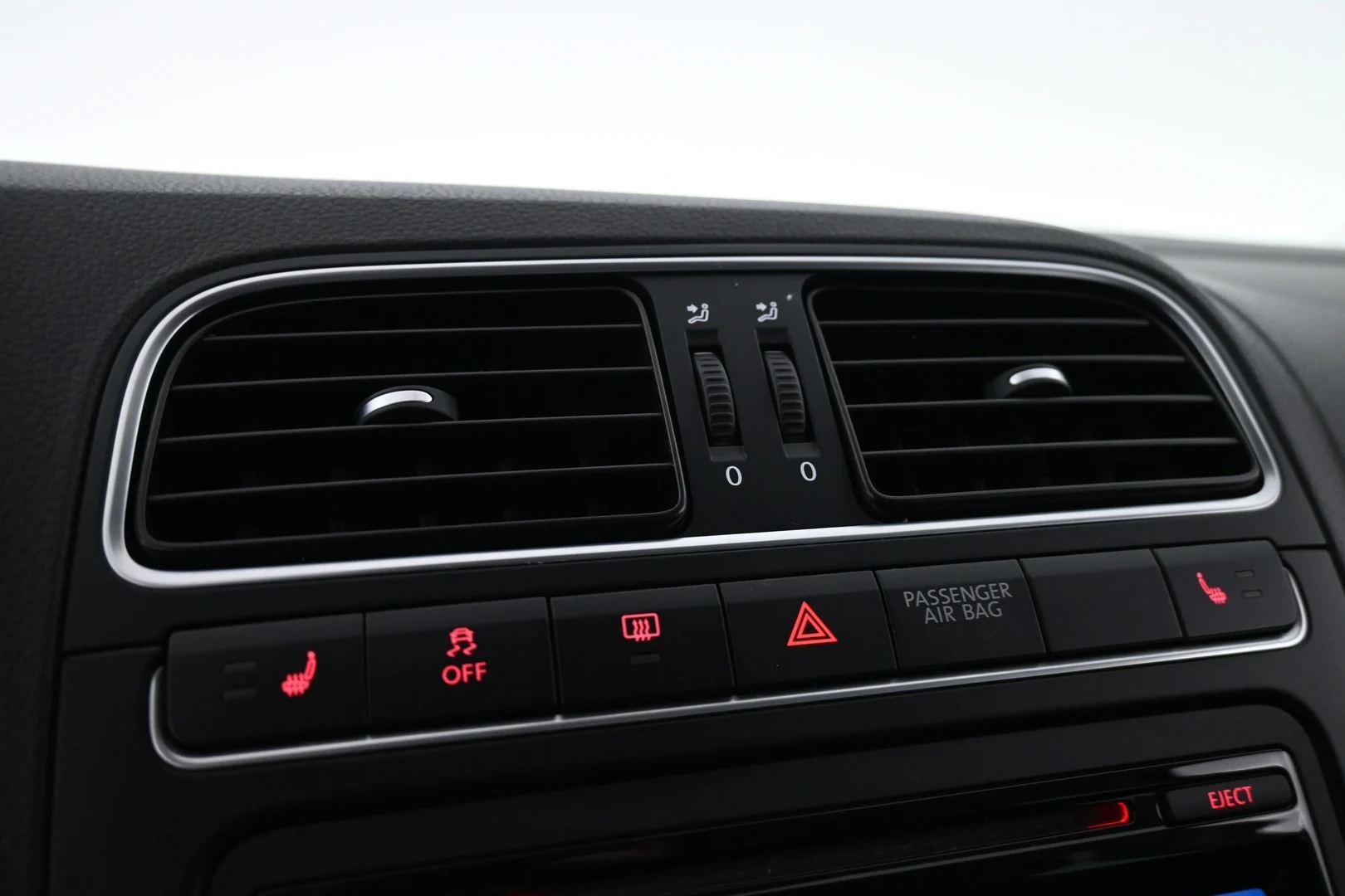 Car Image - 3KT0EO1L2zv3O4L0xestIf