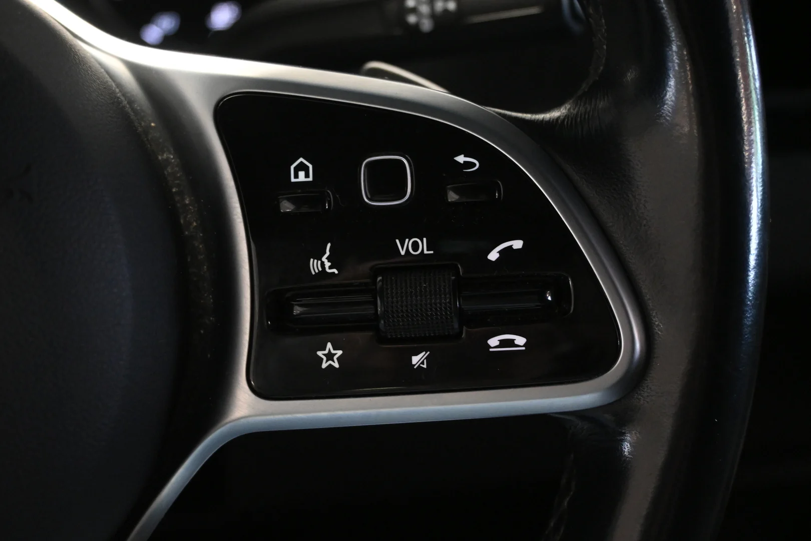 Car Image - 2OwdtUXIyZ3hE4dmDeA13K