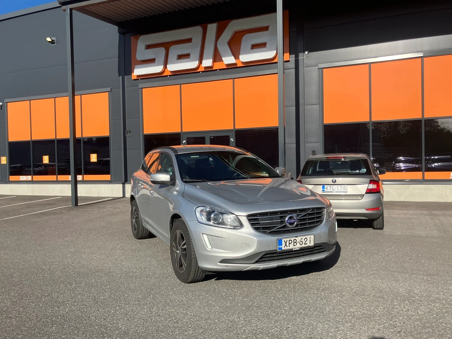 Car Image - 3Dg5z9C7AV4CwT99aKVyph