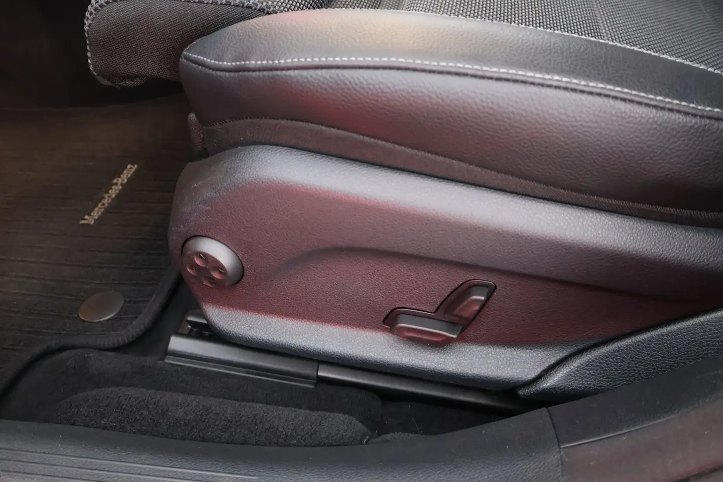 Car Image - 4Ncl7J2RXruZazxtrIAu7g