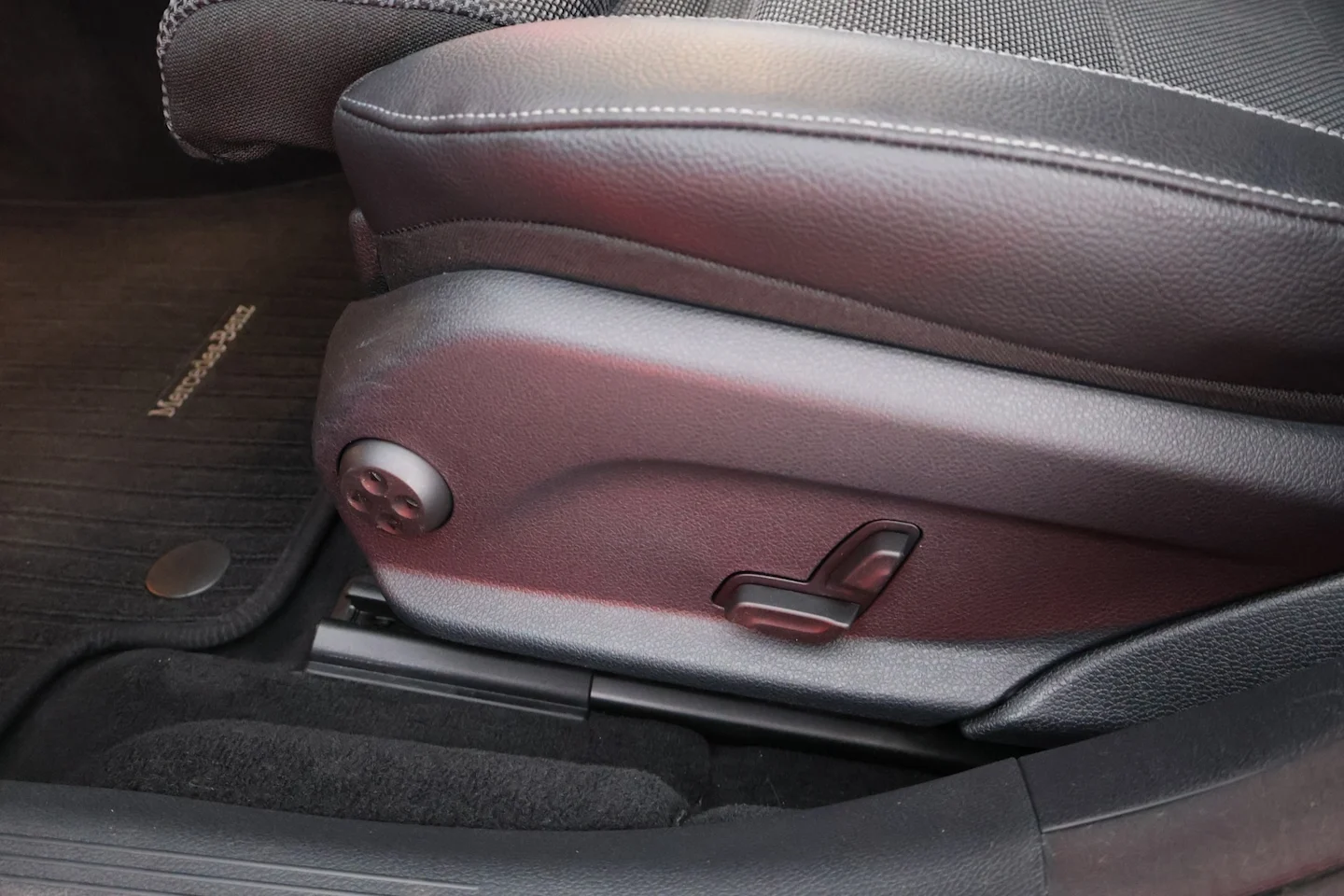 Car Image - 4Ncl7J2RXruZazxtrIAu7g