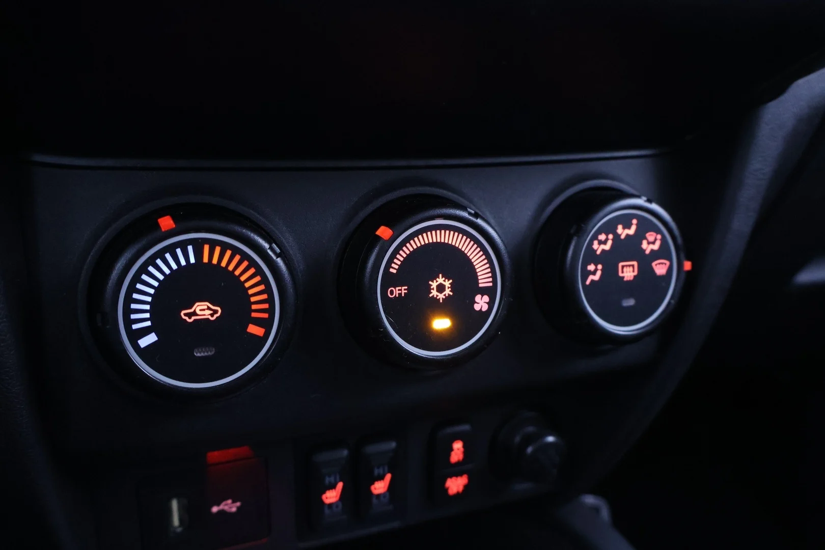 Car Image - 5uQoCn8QCTj0QlMX2Y0mCQ