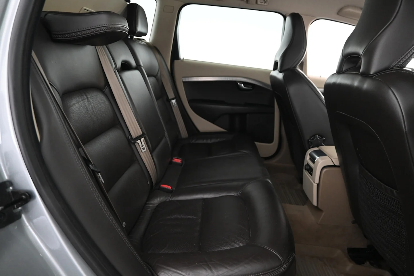 Car Image - R2KSfvElTjb00cxCRcUvg