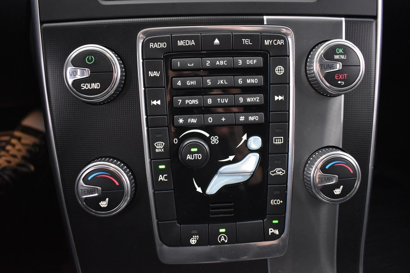 Car Image - 2LoLMakDpCucJZ8SV8nhn4