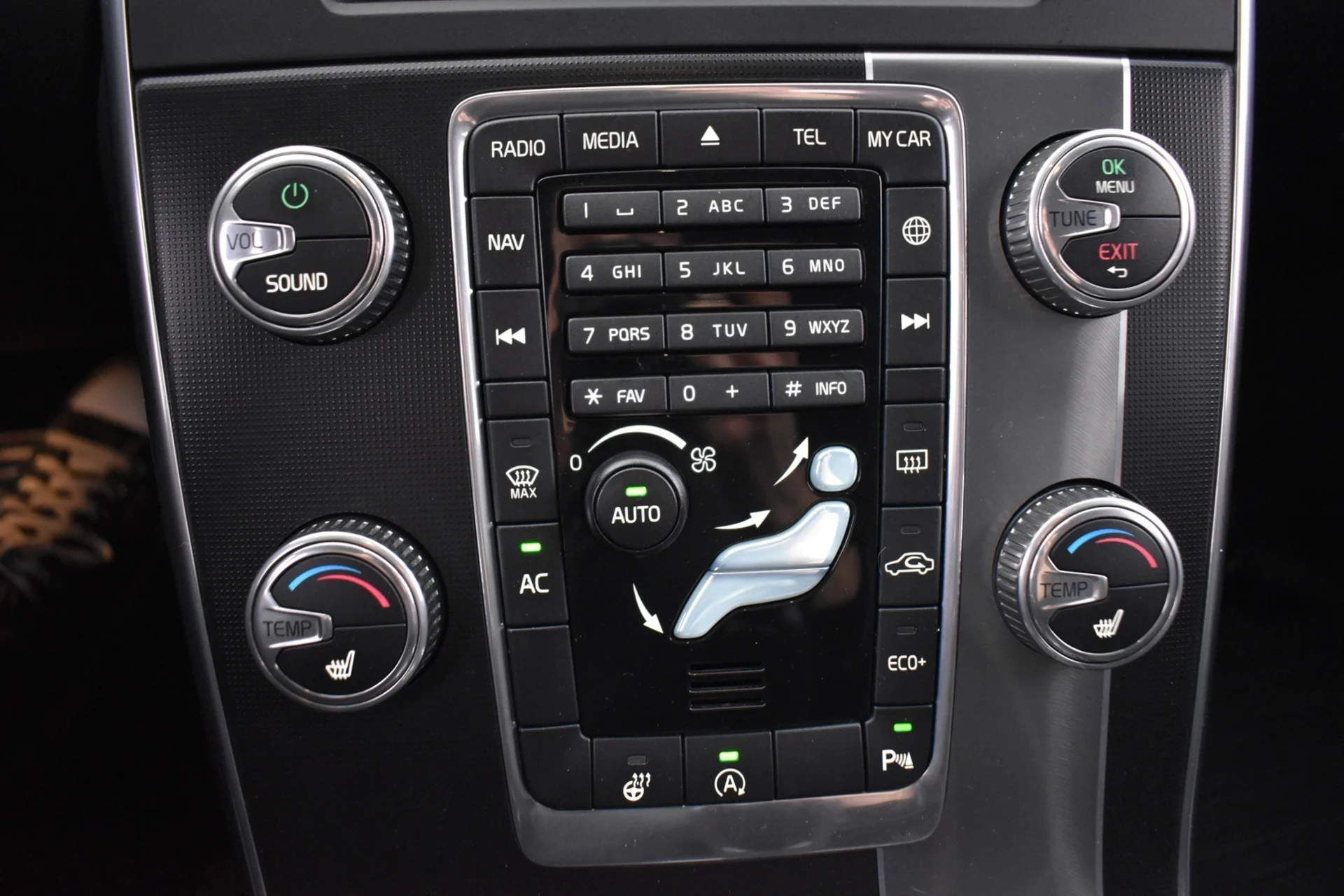 Car Image - 2LoLMakDpCucJZ8SV8nhn4