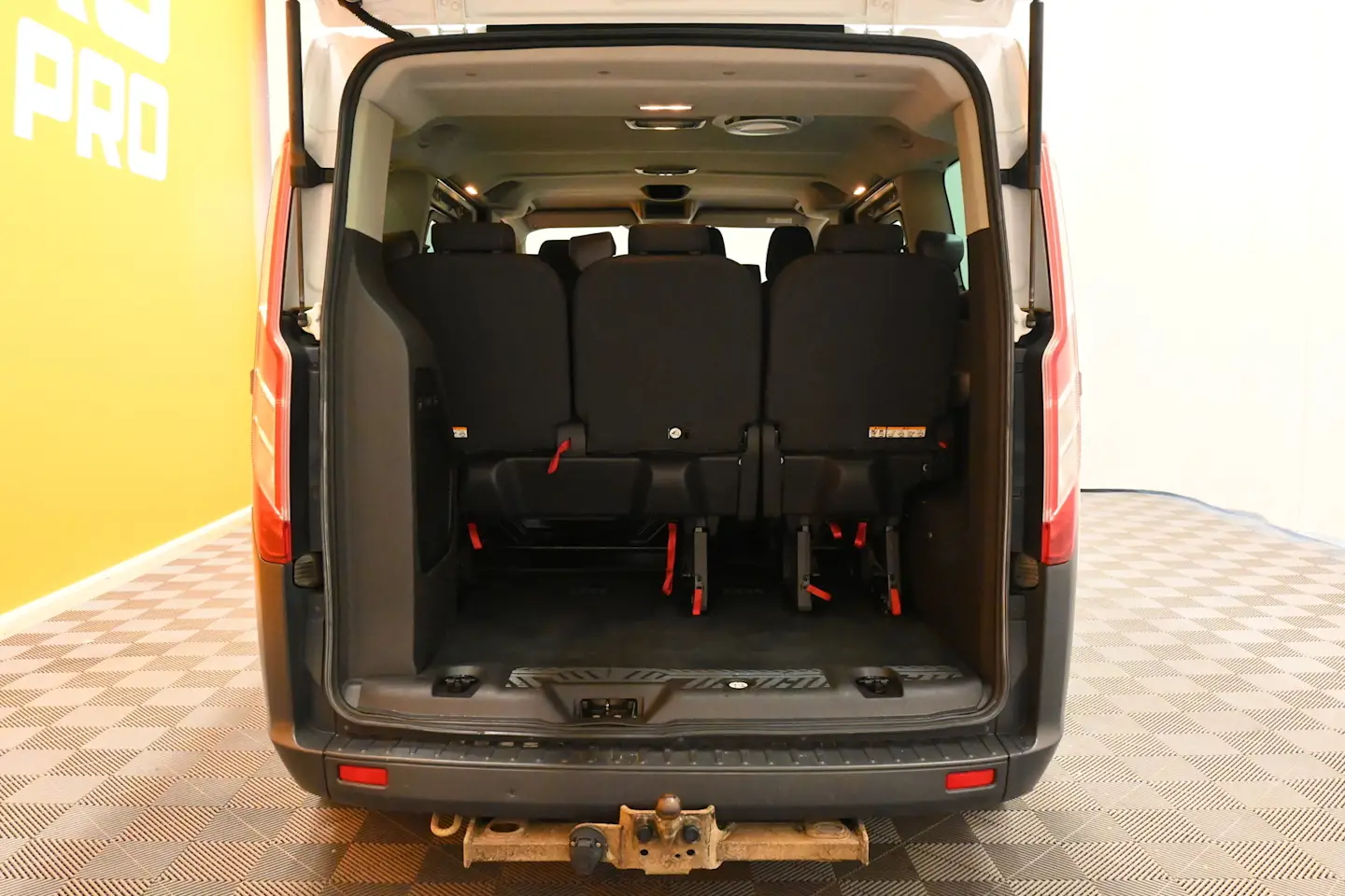 Car Image - 4Eex9INXQYbOcS3fukF7sl
